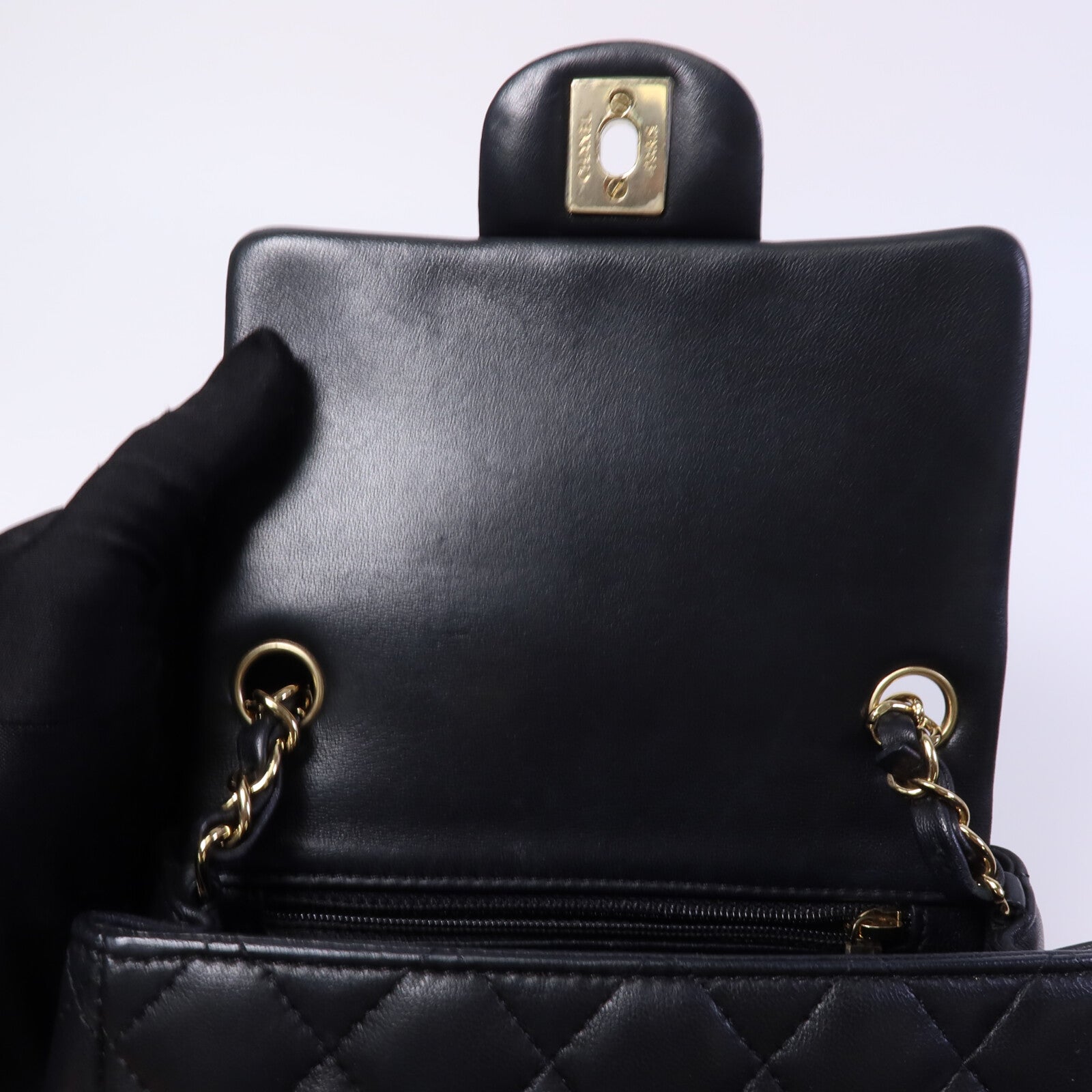 CHANEL 羊皮皮革Mini Classic 17鏈帶肩背袋