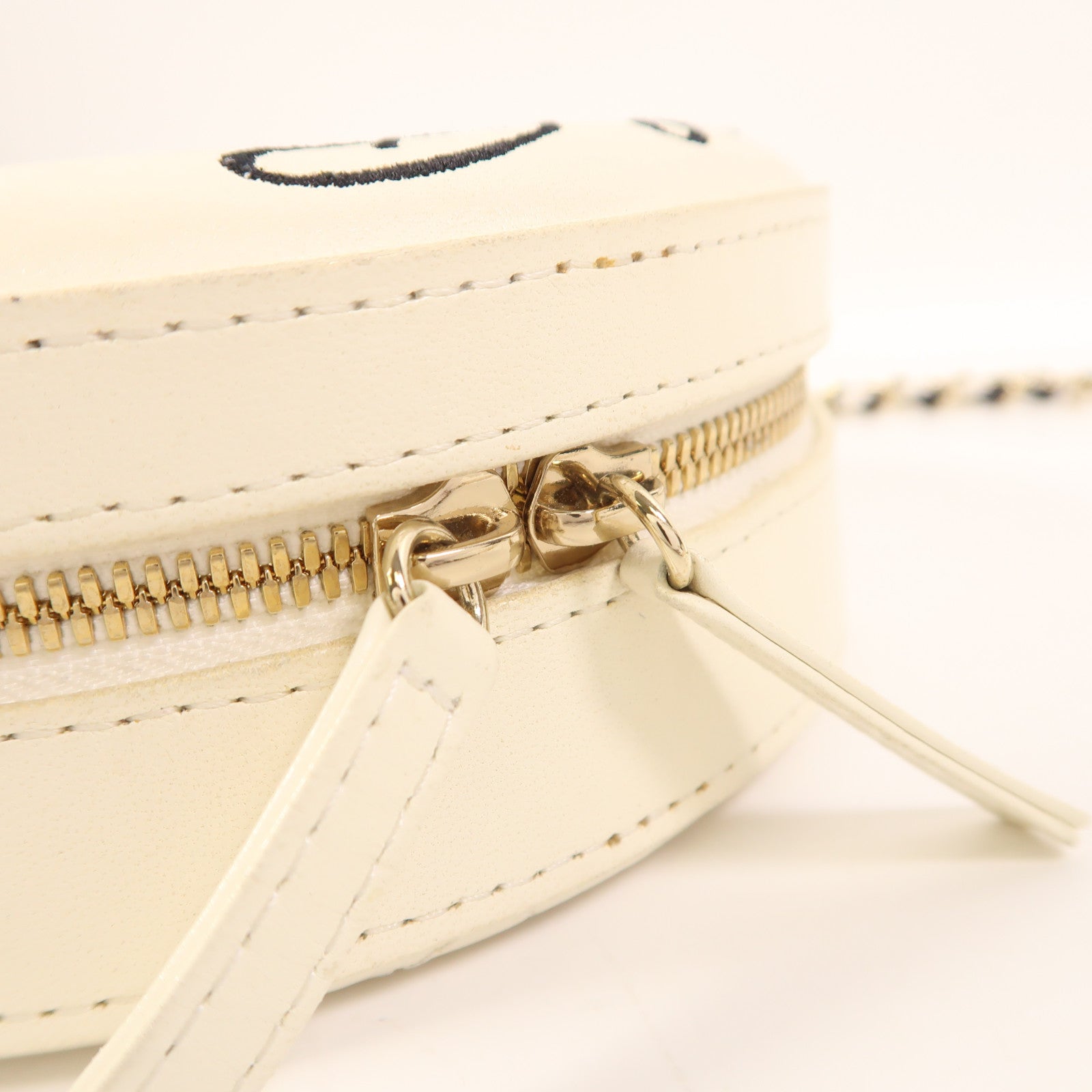 CHANEL 牛皮皮革Chain Shoulder金扣鏈帶肩背袋