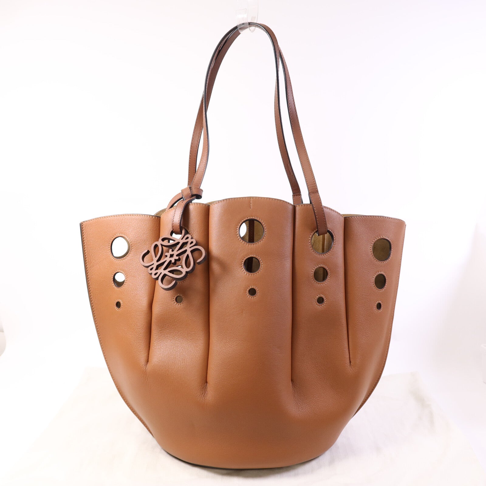 LOEWE 牛皮皮革Shell Tote肩背袋