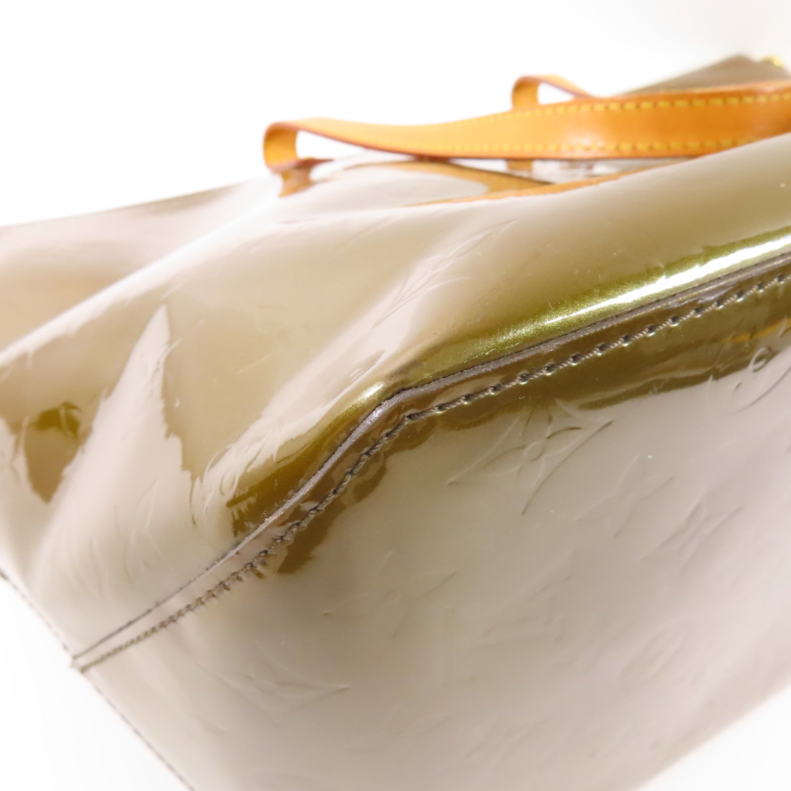 LOUIS VUITTON Vernis Bellevue金扣肩背袋