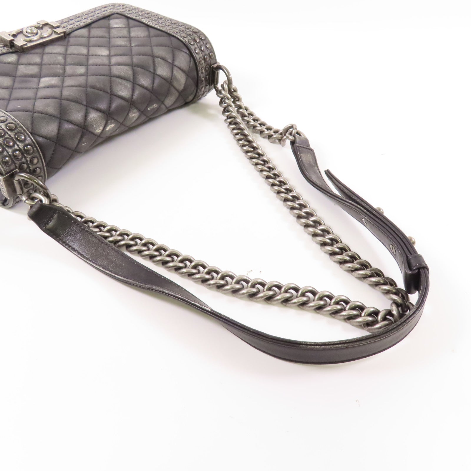 CHANEL 牛皮皮革Boy 25銀扣鏈帶肩背袋