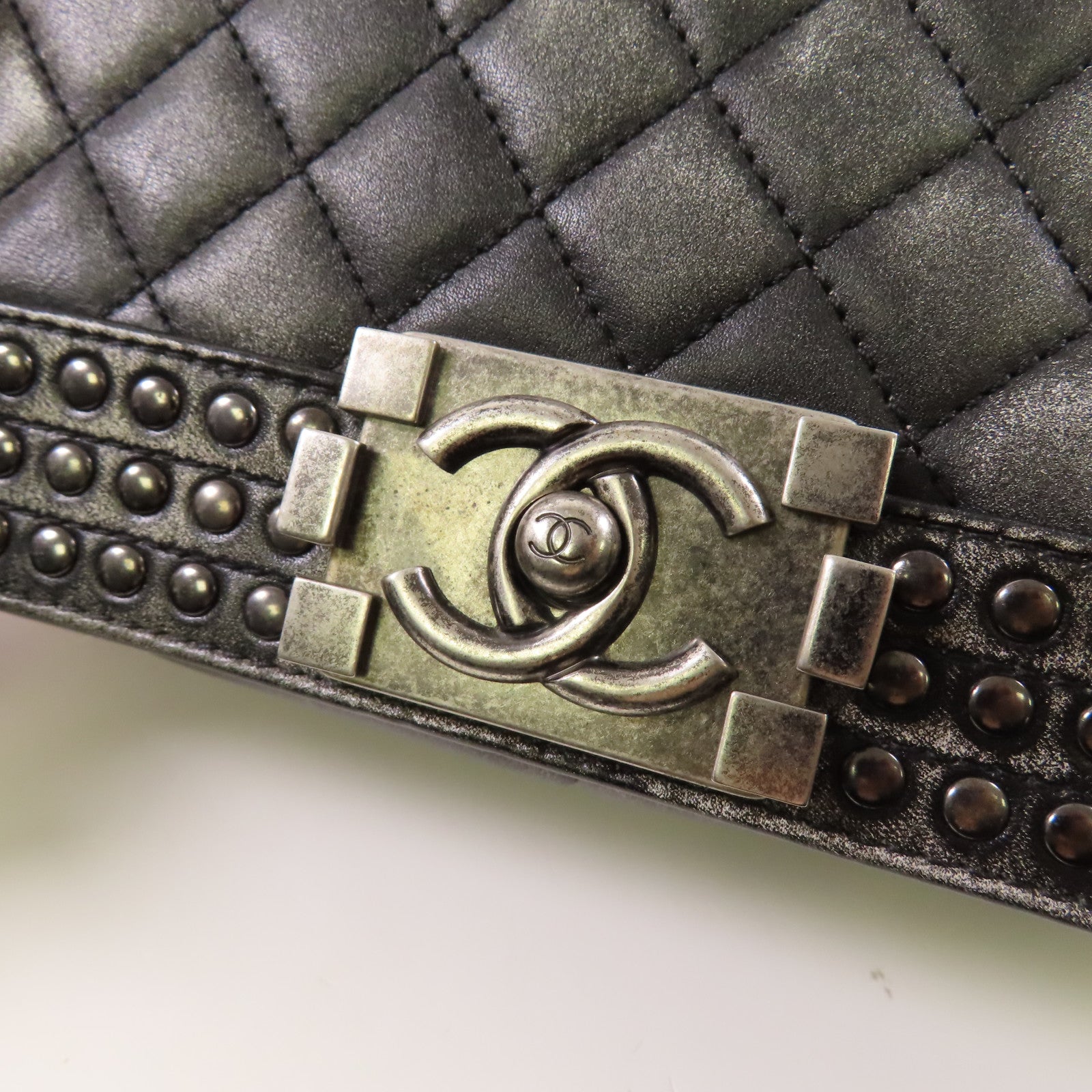 CHANEL 【激減優惠】牛皮皮革Boy 25銀扣鏈帶肩背袋