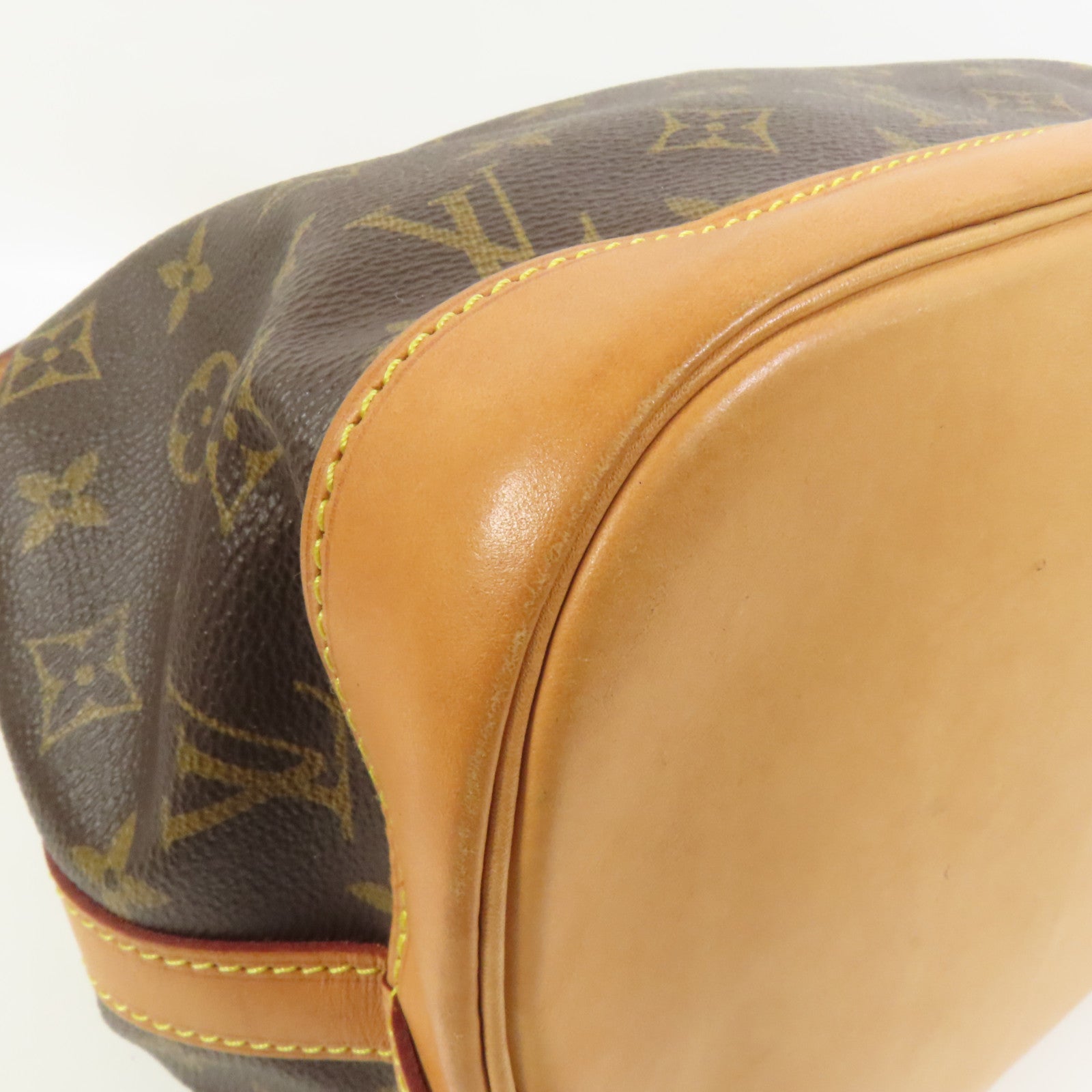 LOUIS VUITTON Monogram Petit Noe金扣肩背袋