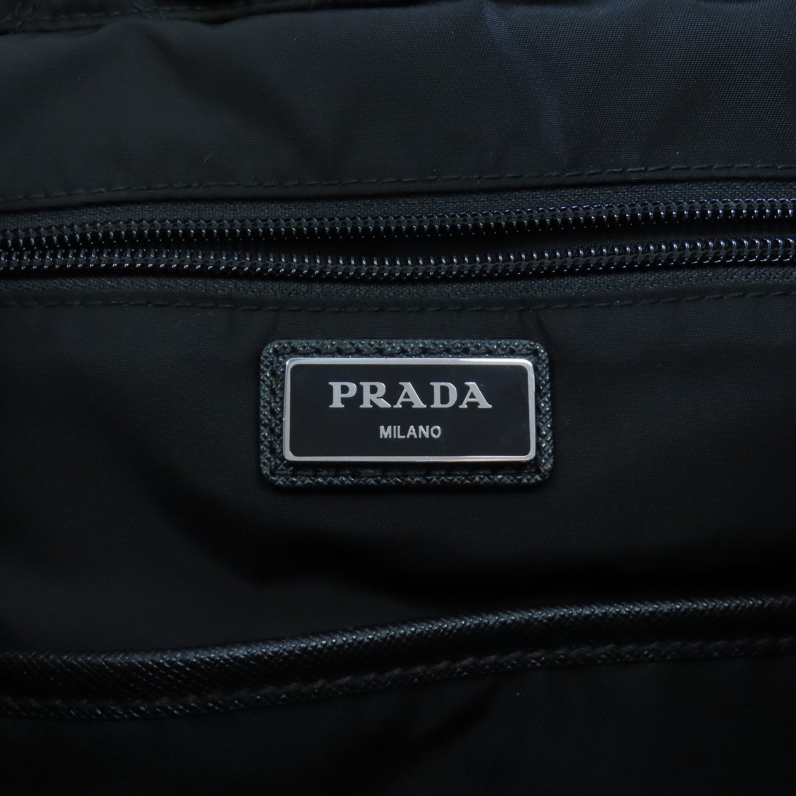 PRADA 尼龍Backpack銀扣背包