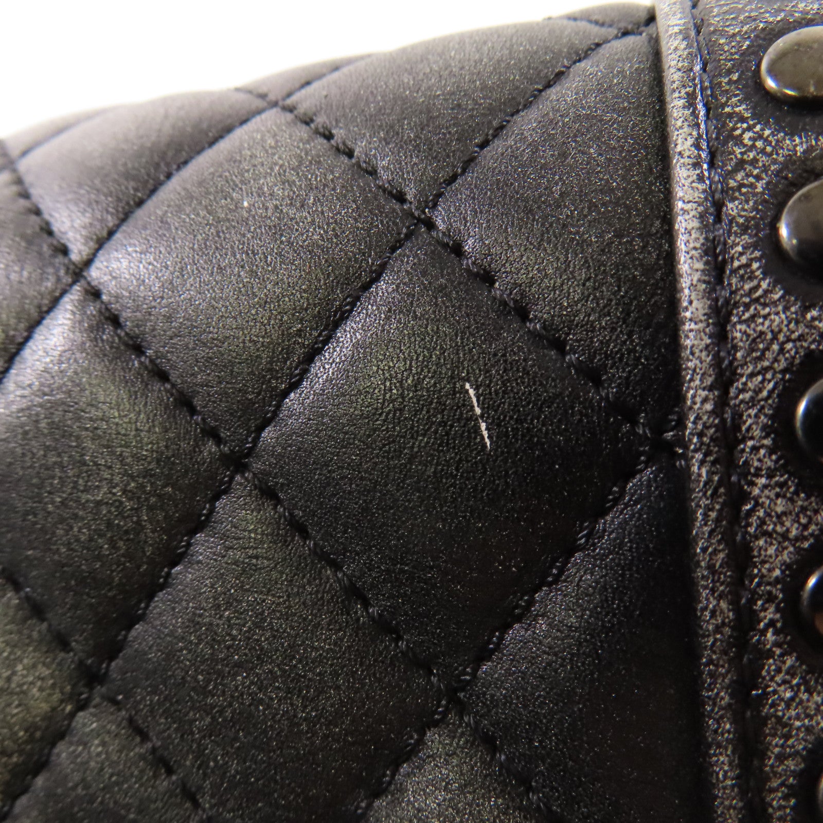 CHANEL 牛皮皮革Boy 25銀扣鏈帶肩背袋