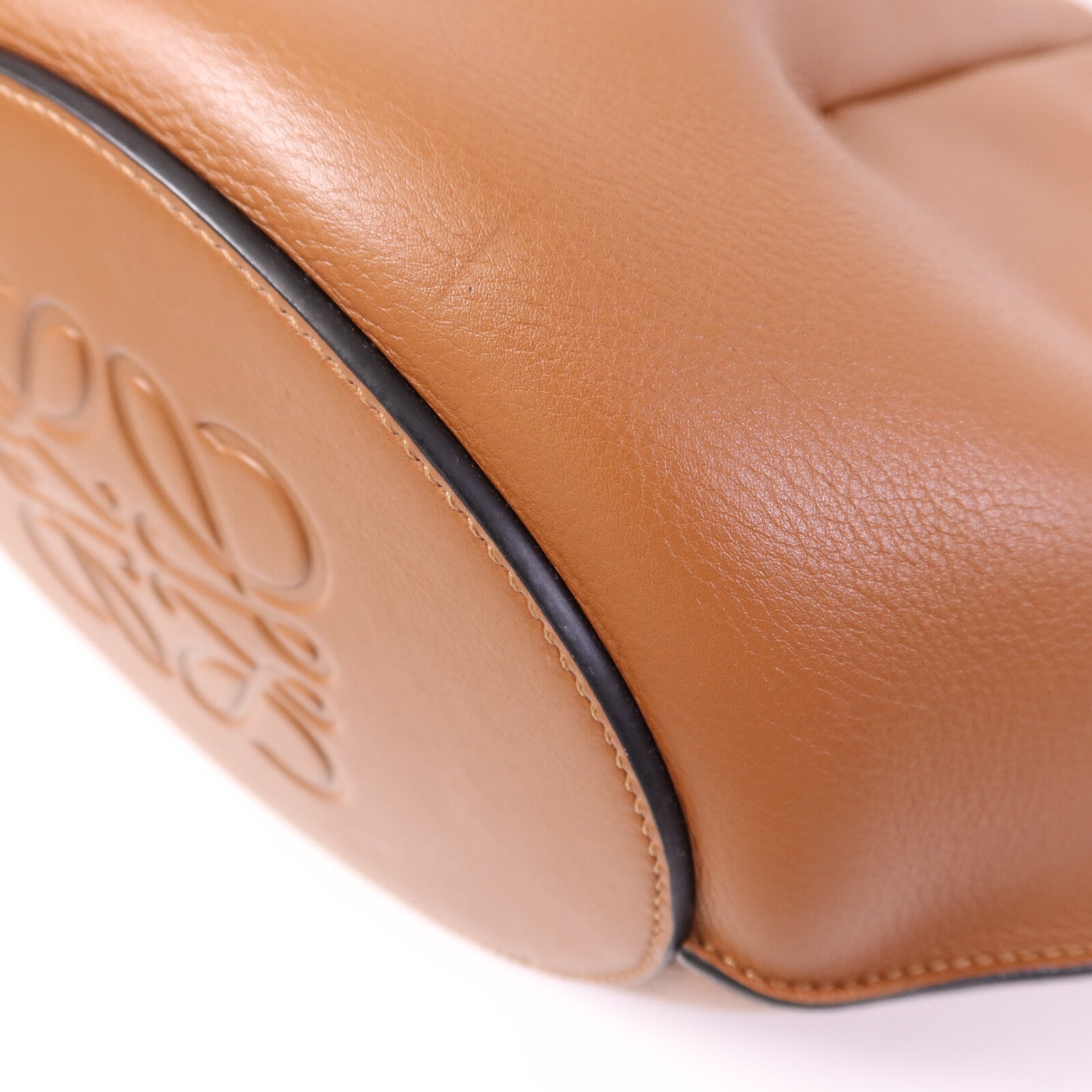 LOEWE 牛皮皮革Shell Tote肩背袋