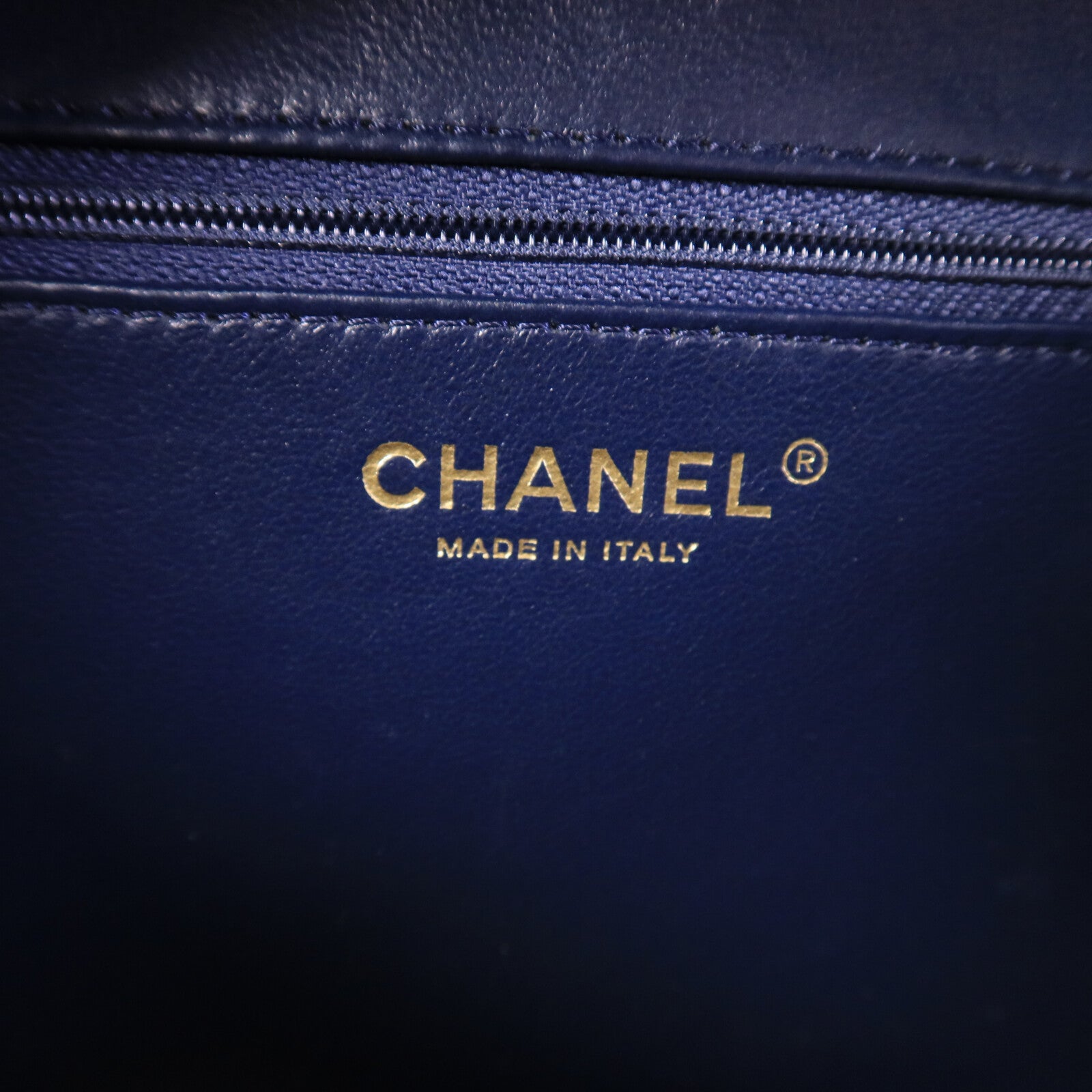 CHANEL 牛皮皮革CC Filigree Vanity Case鏈帶手挽肩背兩用袋
