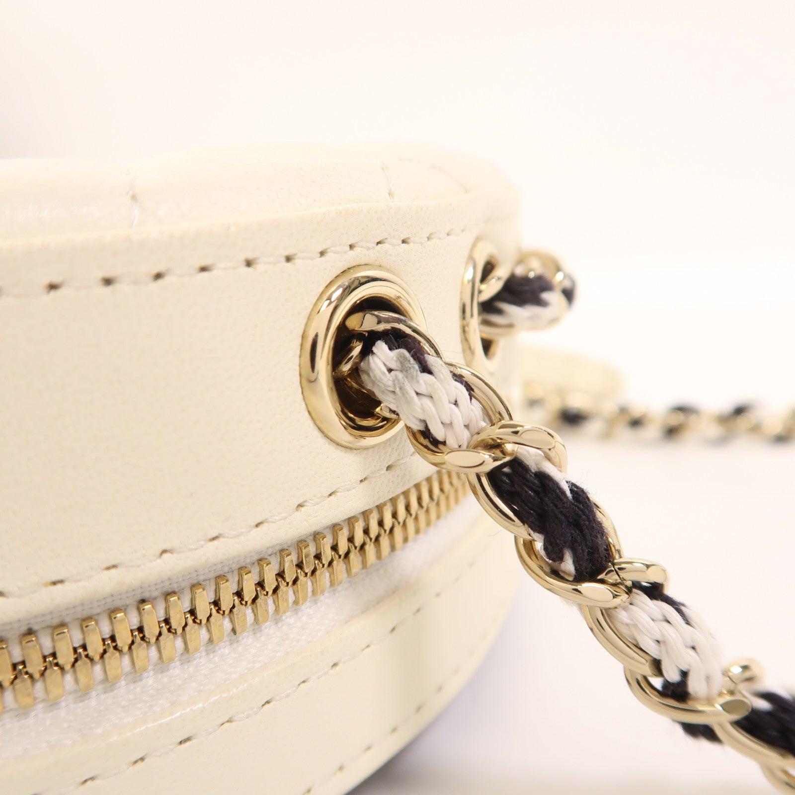 CHANEL 牛皮皮革Chain Shoulder金扣鏈帶肩背袋