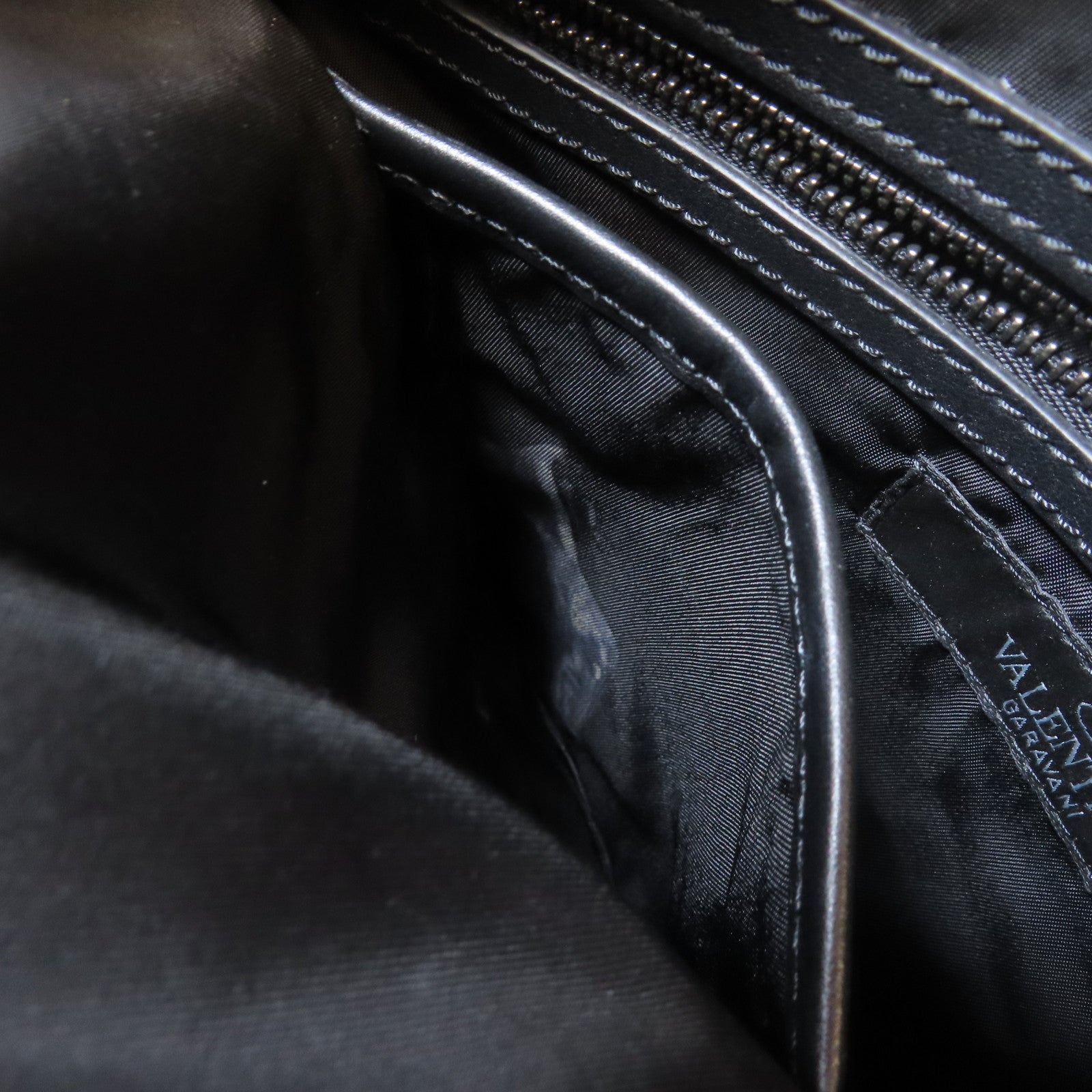 Valentino 尼龍Shoulder Bag銀扣肩背袋黑色