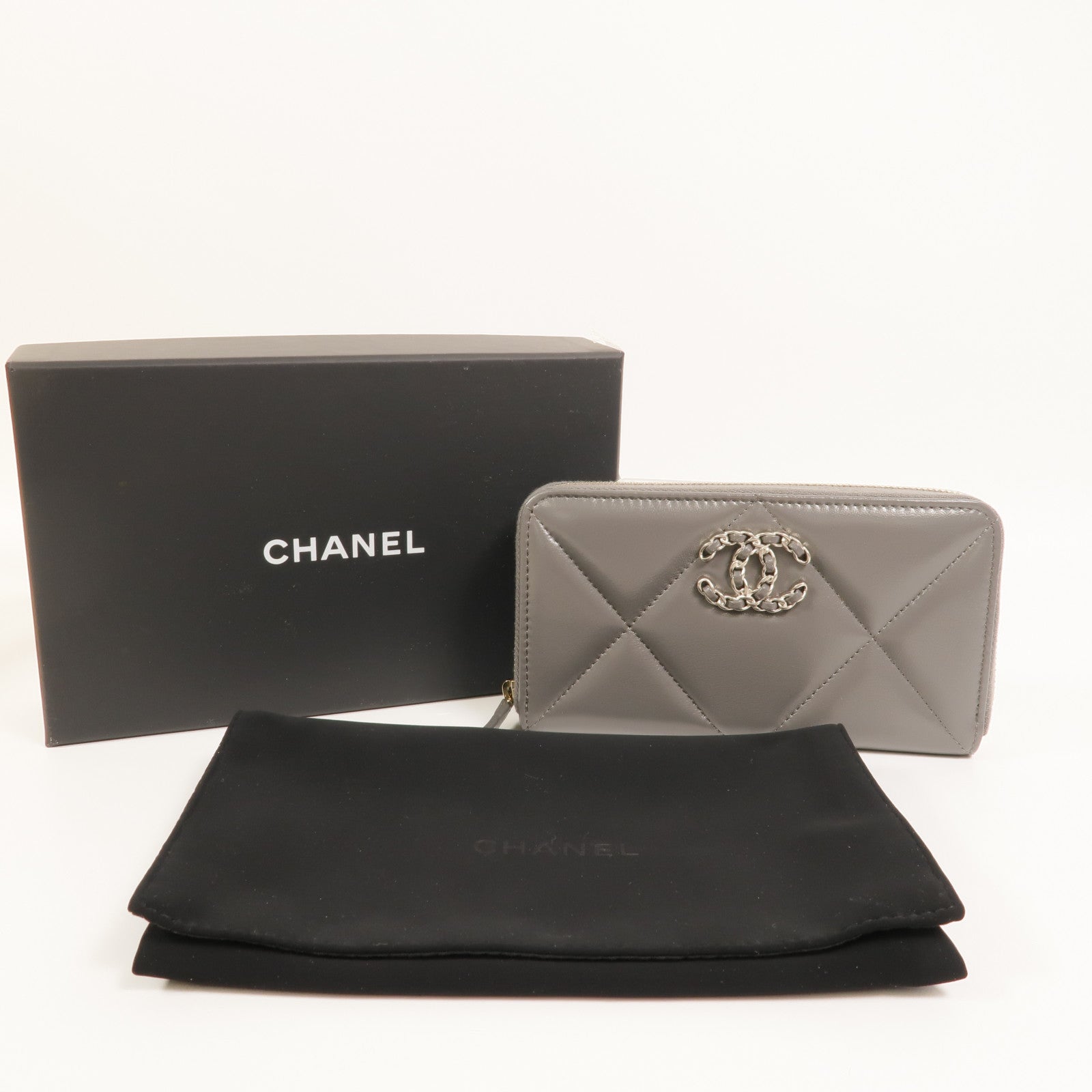 CHANEL 羊皮皮革C19 Wallet長錢包