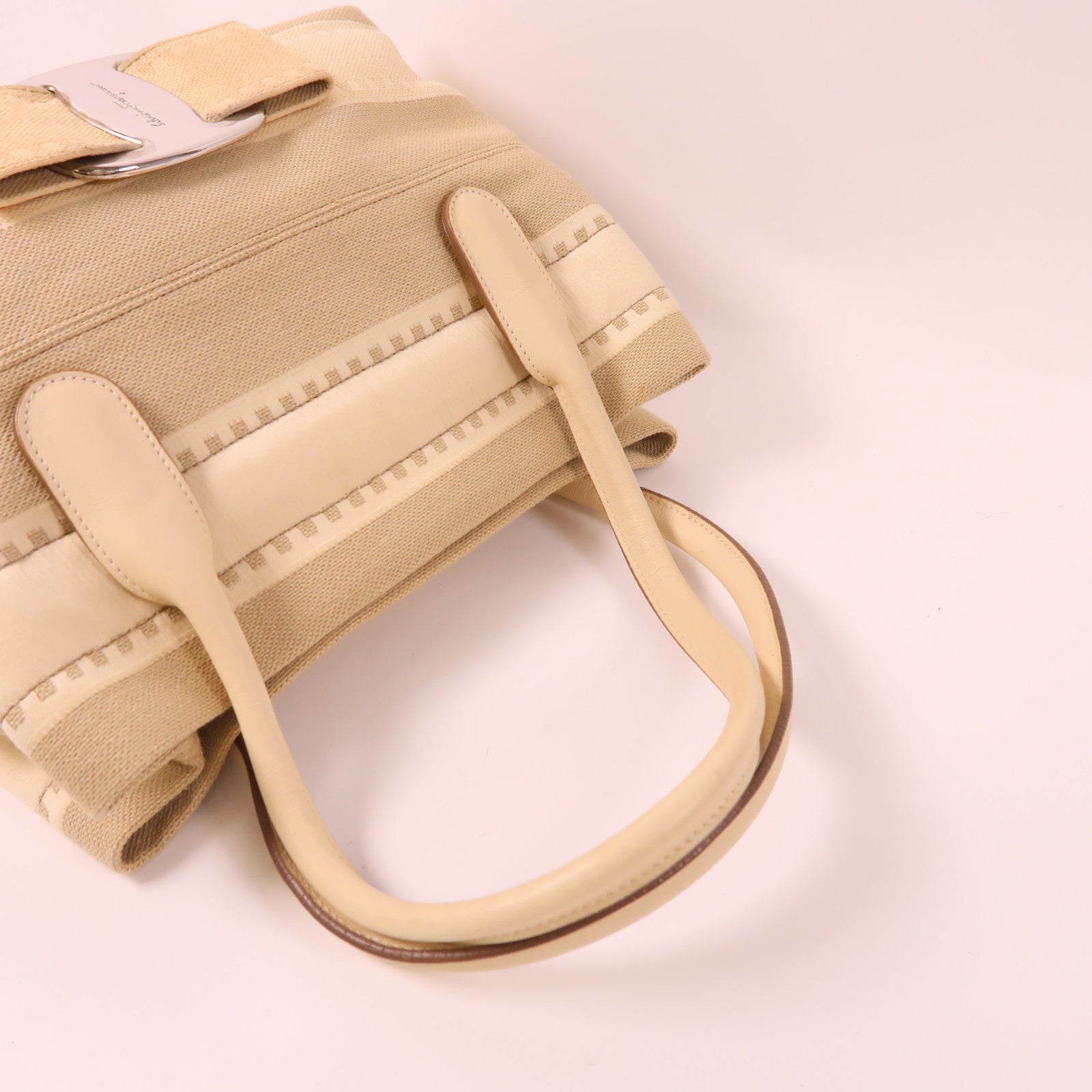 Salvatore Ferragamo 帆布Vara Ribbon Handbag銀扣手挽袋