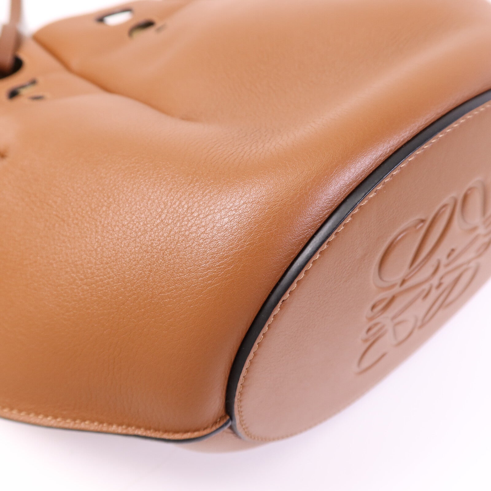 LOEWE 牛皮皮革Shell Tote肩背袋