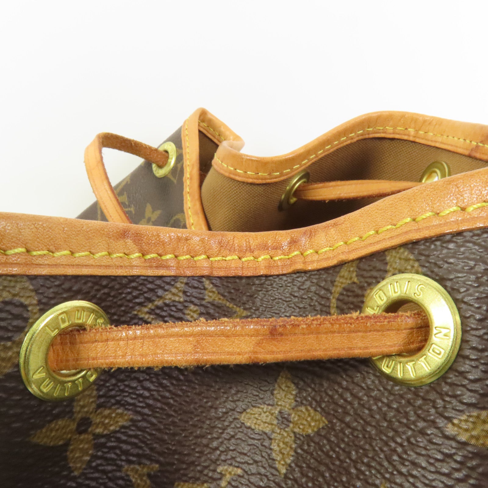 LOUIS VUITTON Monogram Petit Noe金扣肩背袋