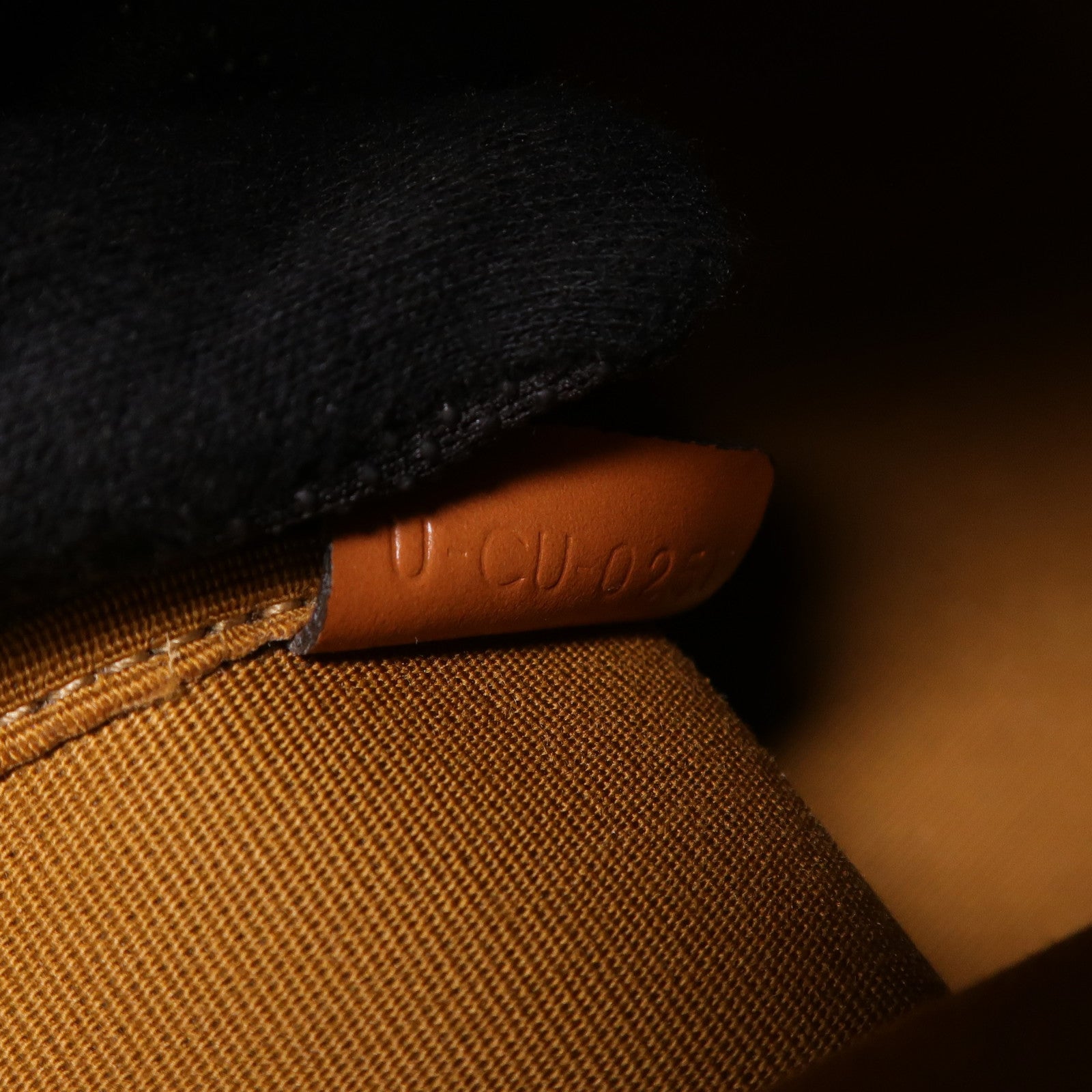 CELINE 塗層帆布Triomphe Bucket金扣肩背袋