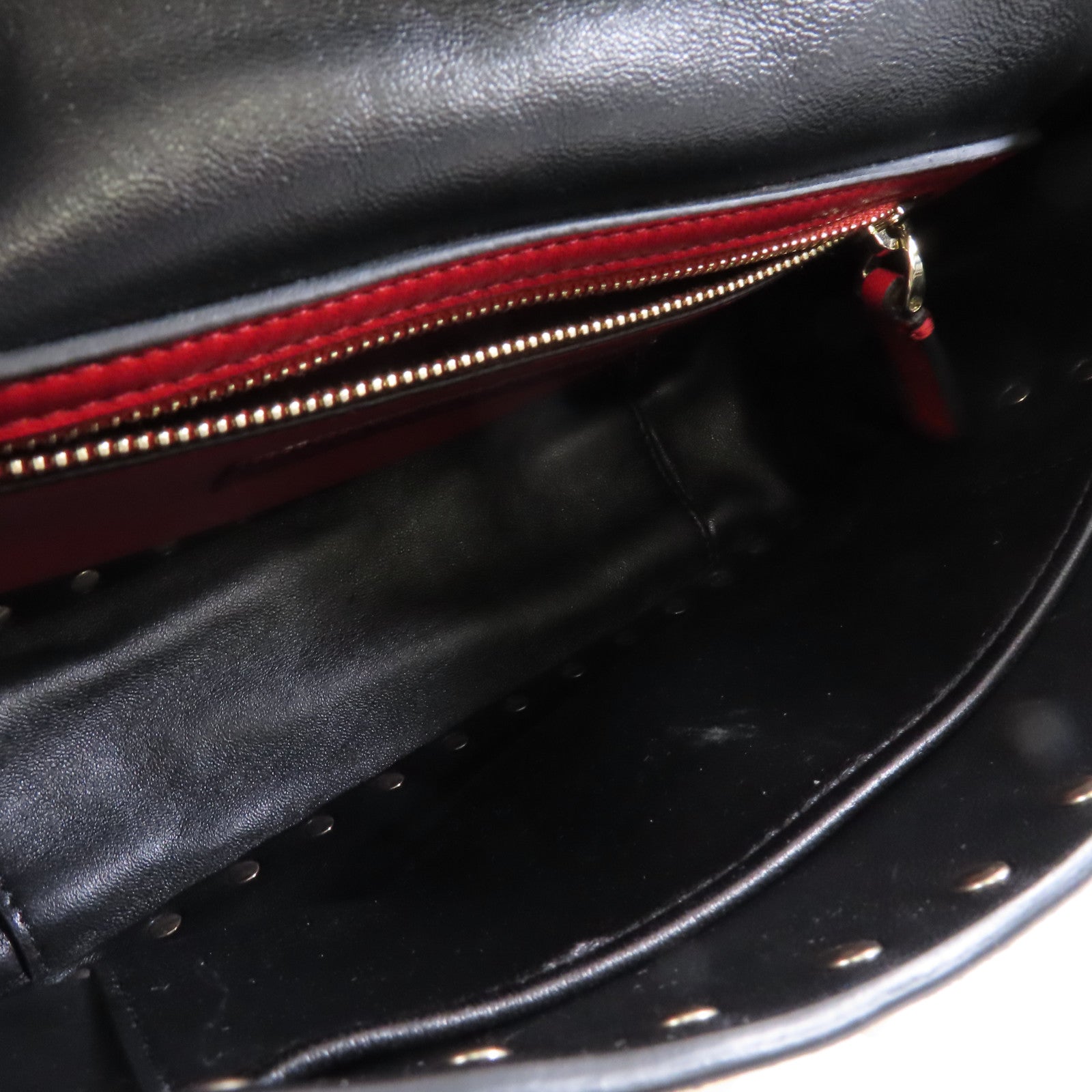 Valentino 牛皮皮革Garavani Rockstud Spike Bag銀扣鏈帶手挽肩背兩用袋黑色