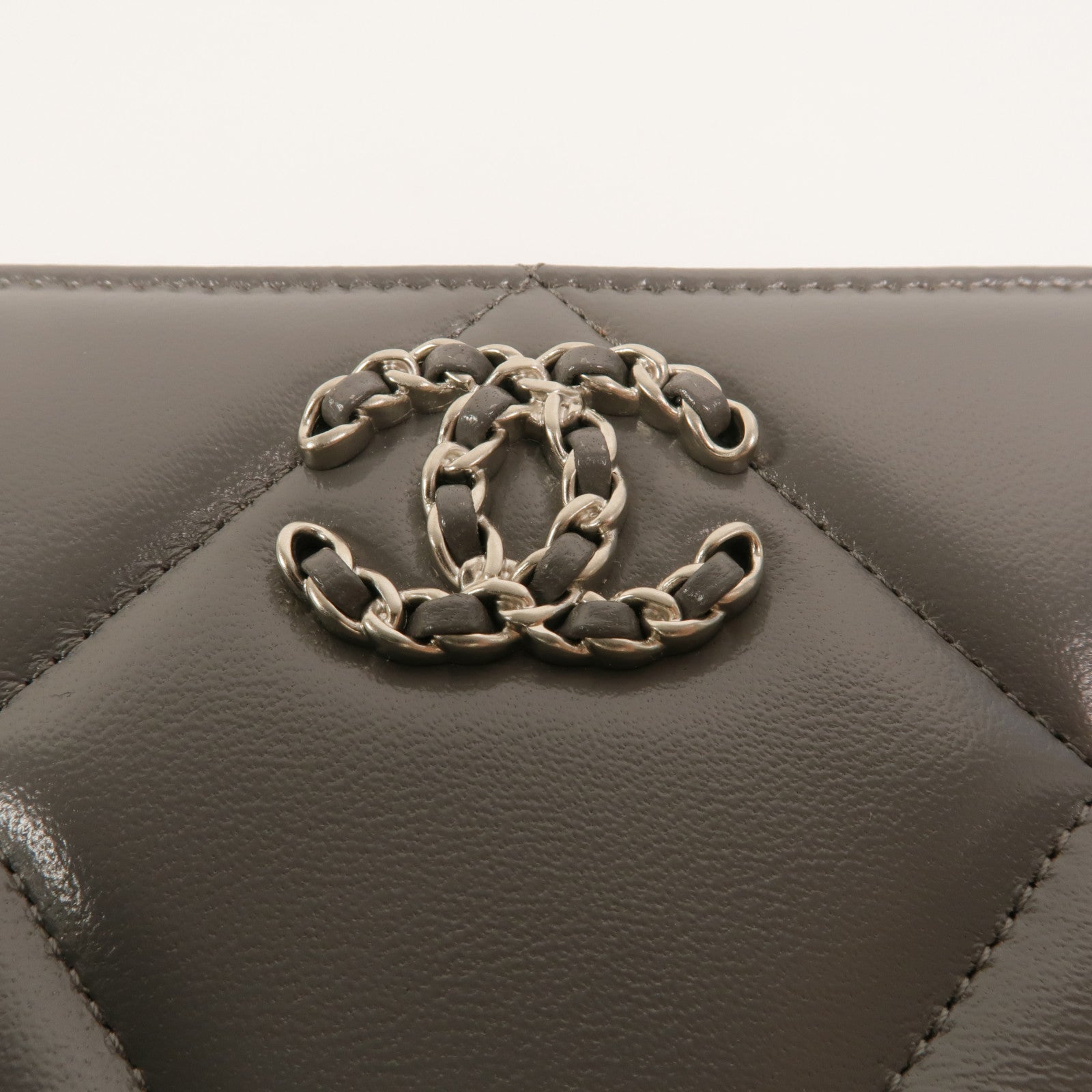 CHANEL 羊皮皮革C19 Wallet長錢包