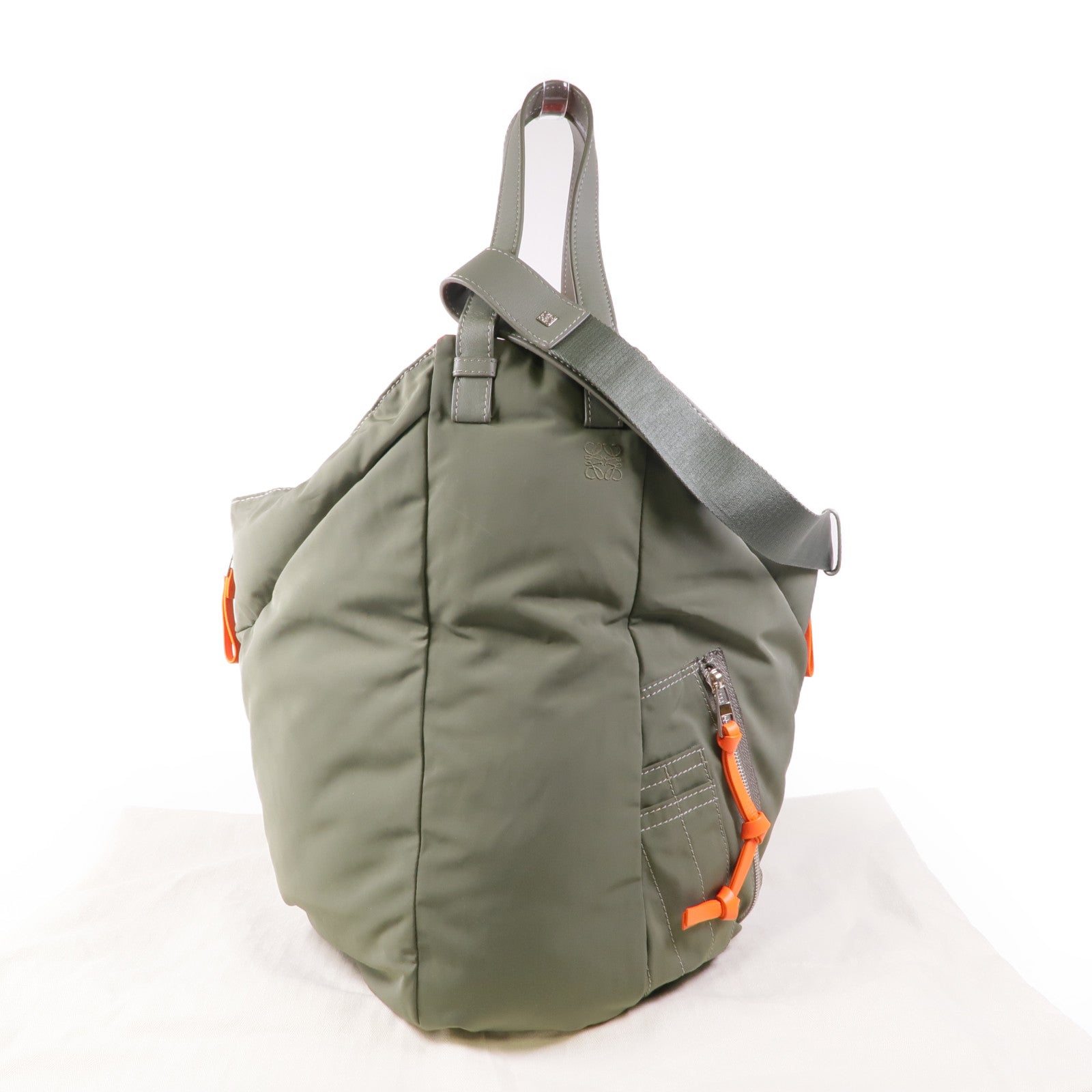 LOEWE 尼龍Hammock Reversible銀扣手挽肩背兩用袋