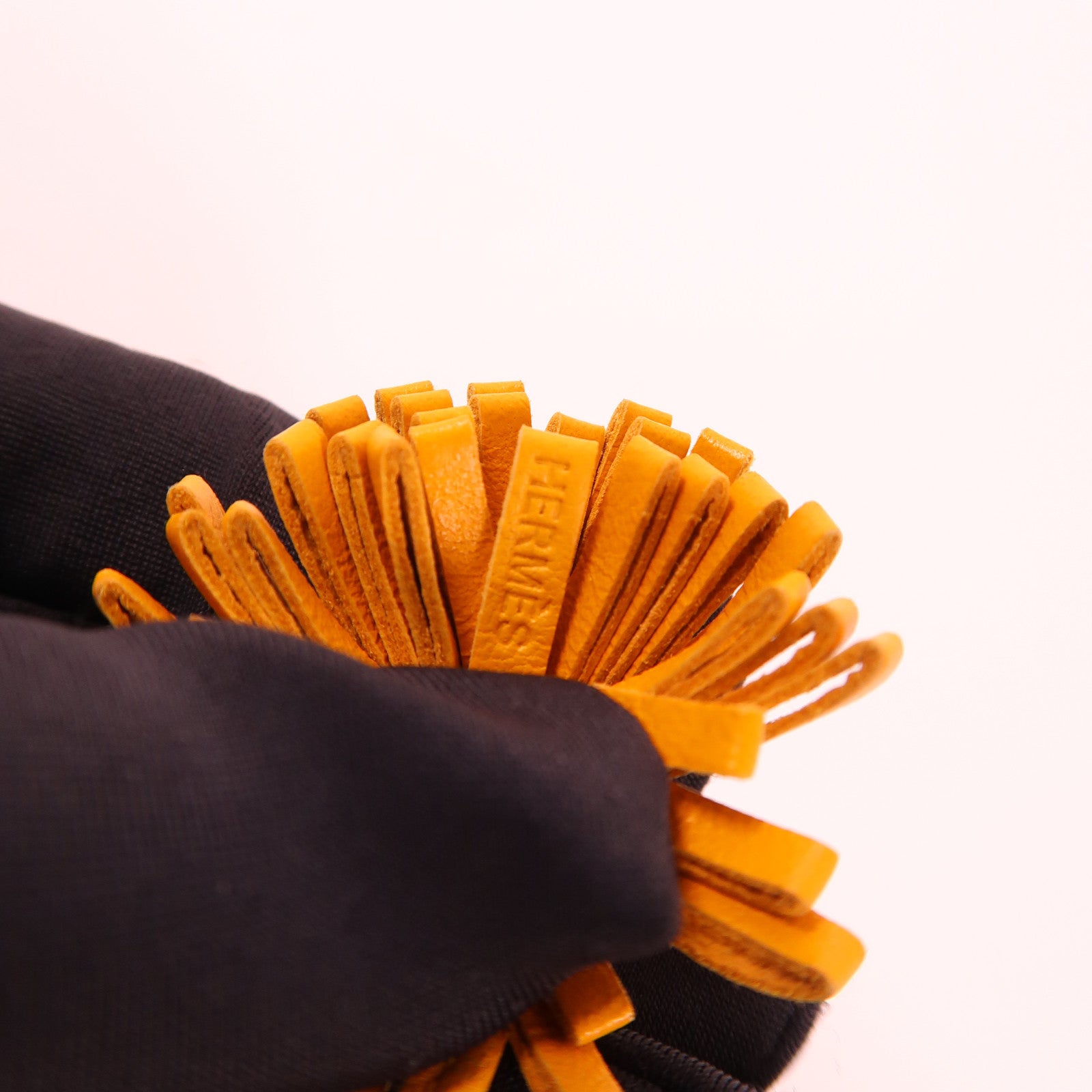 HERMES Swift皮革Carmencita Charm銀扣掛飾Orange