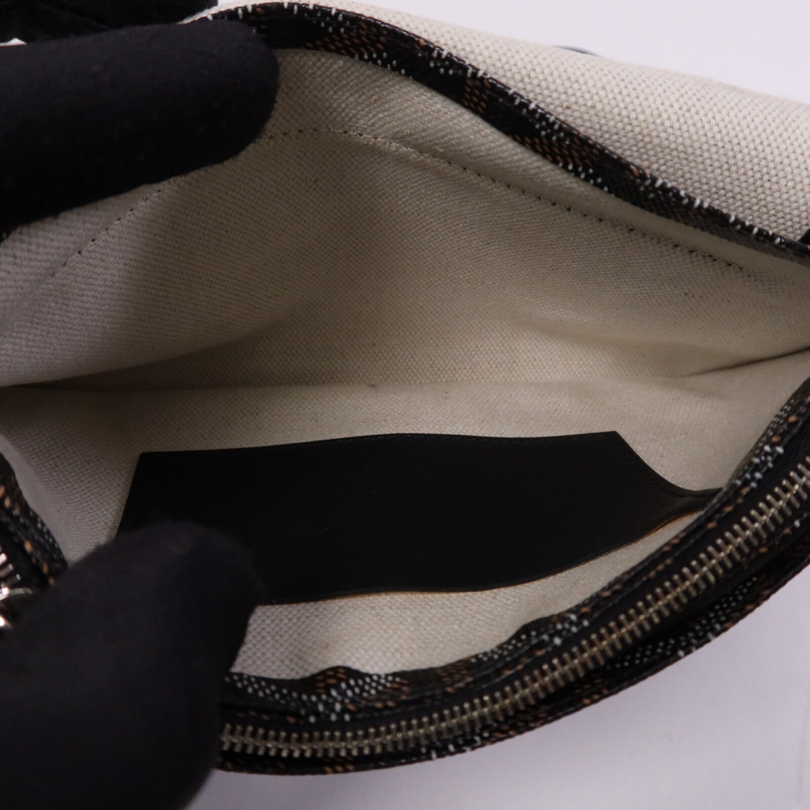 GOYARD 塗層帆布Plumet Shoulder Bag銀扣肩背袋
