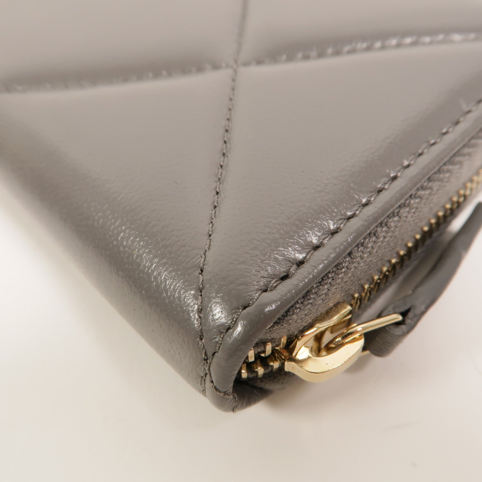 CHANEL 羊皮皮革C19 Wallet長錢包