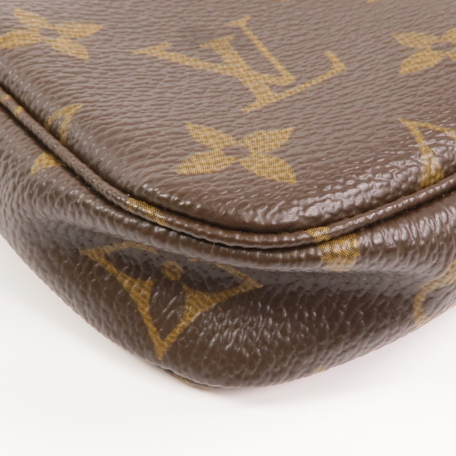 LOUIS VUITTON Monogram Mini Pochette Accessoires金扣手挽袋