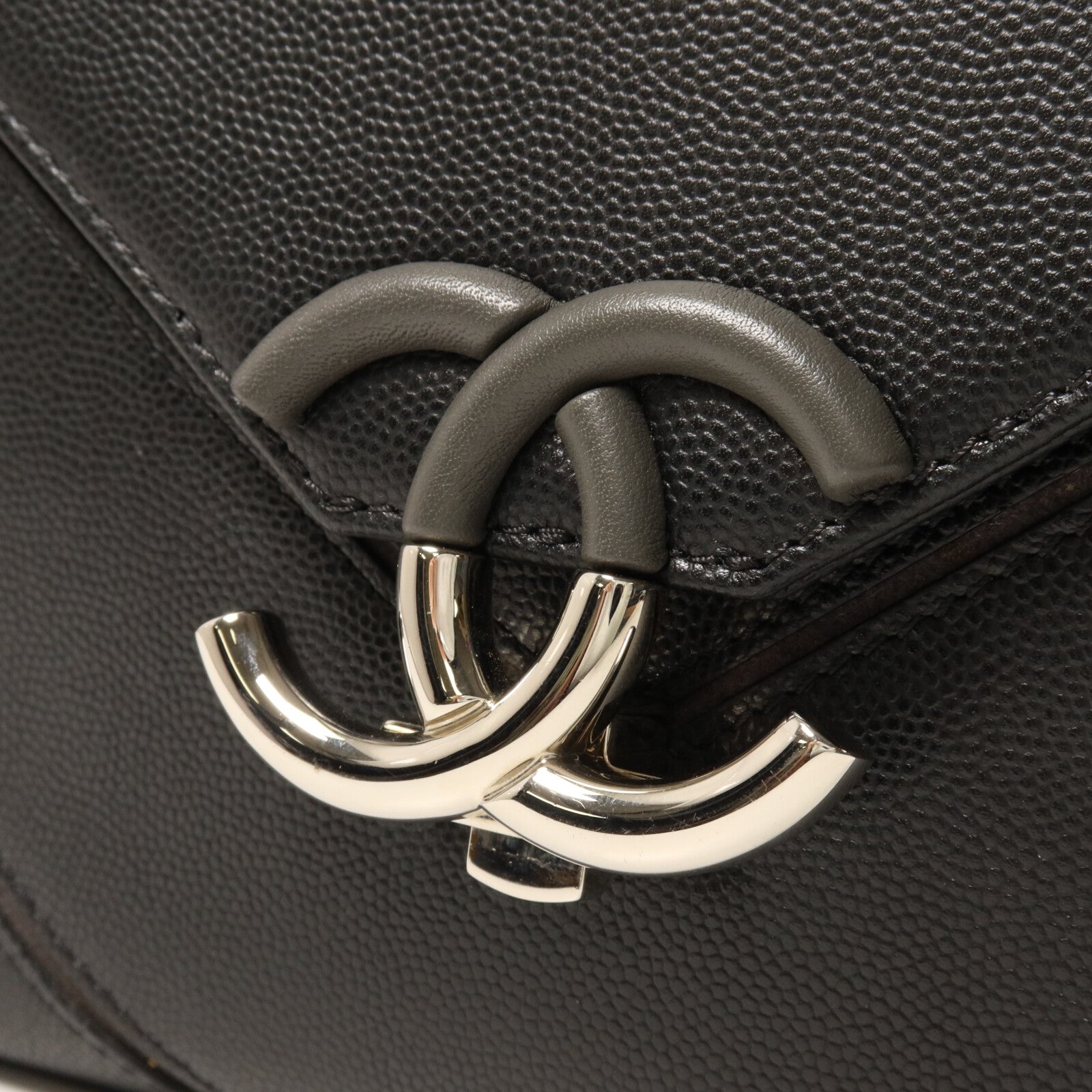 CHANEL 牛皮皮革Macro Chevron Envelope Flap Bag鏈帶肩背袋