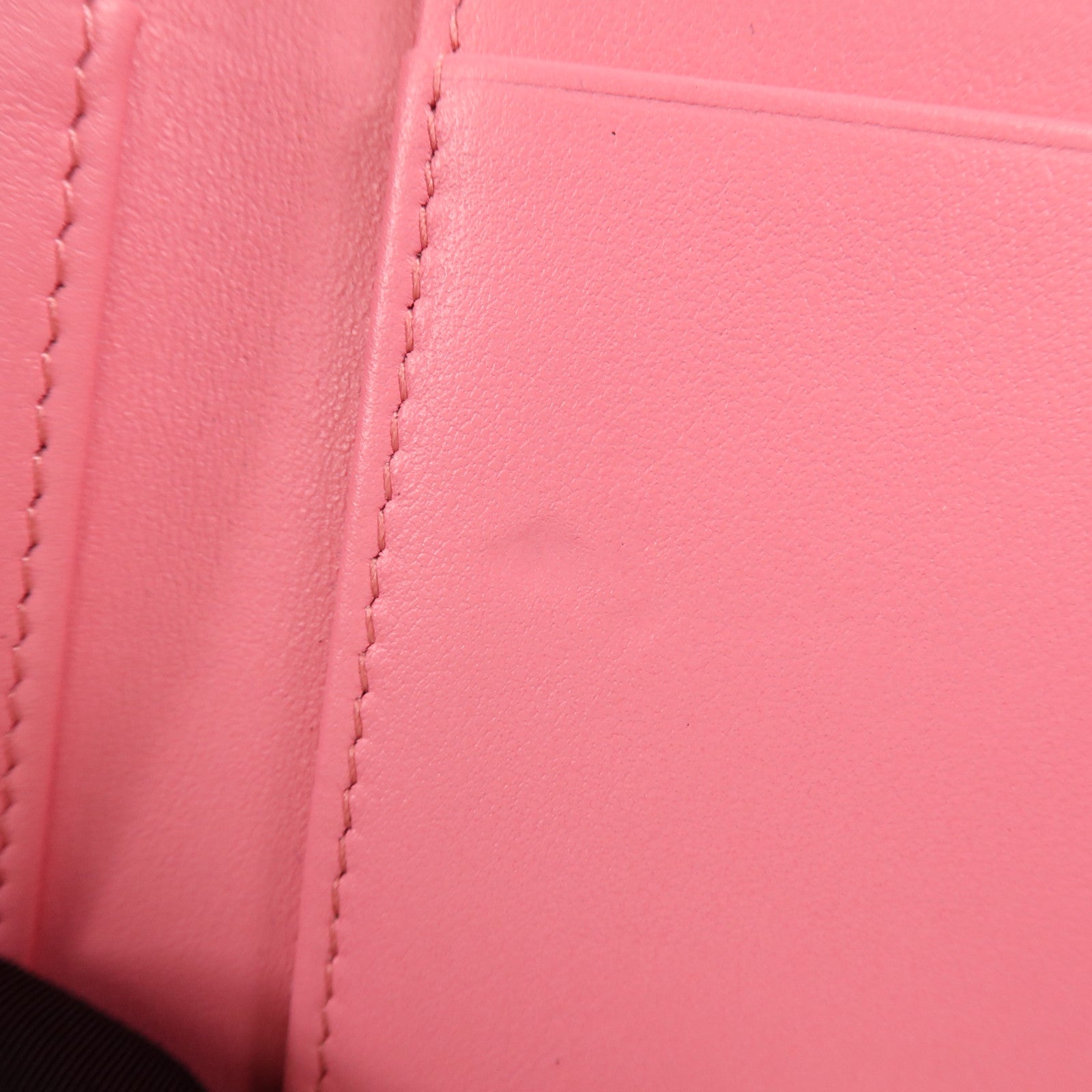 CHANEL 牛皮皮革Wallet金扣錢包