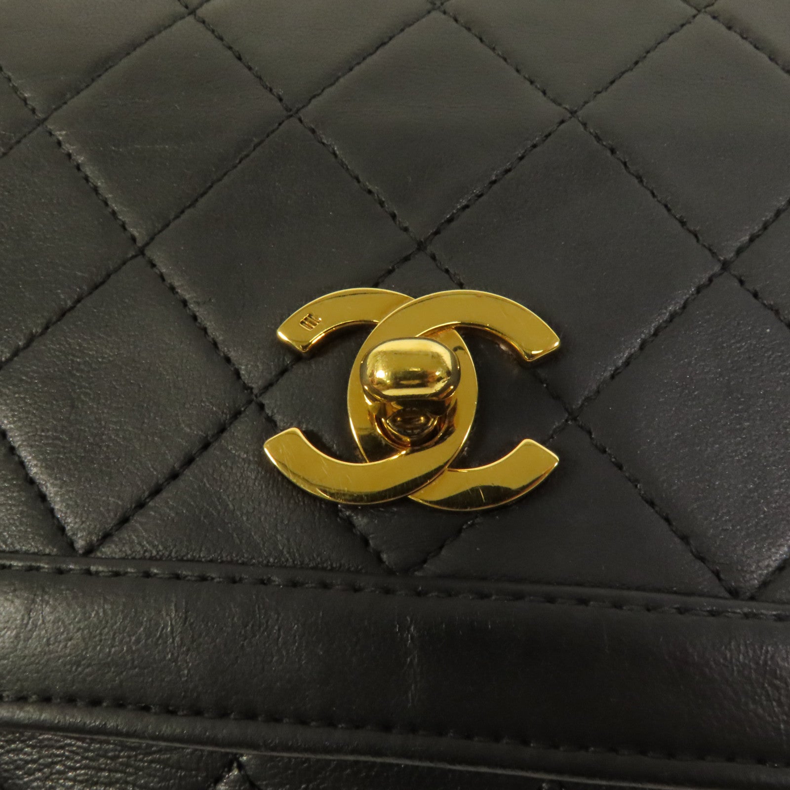 CHANEL 羊皮皮革Vintage Chain Shoulder金扣肩背袋