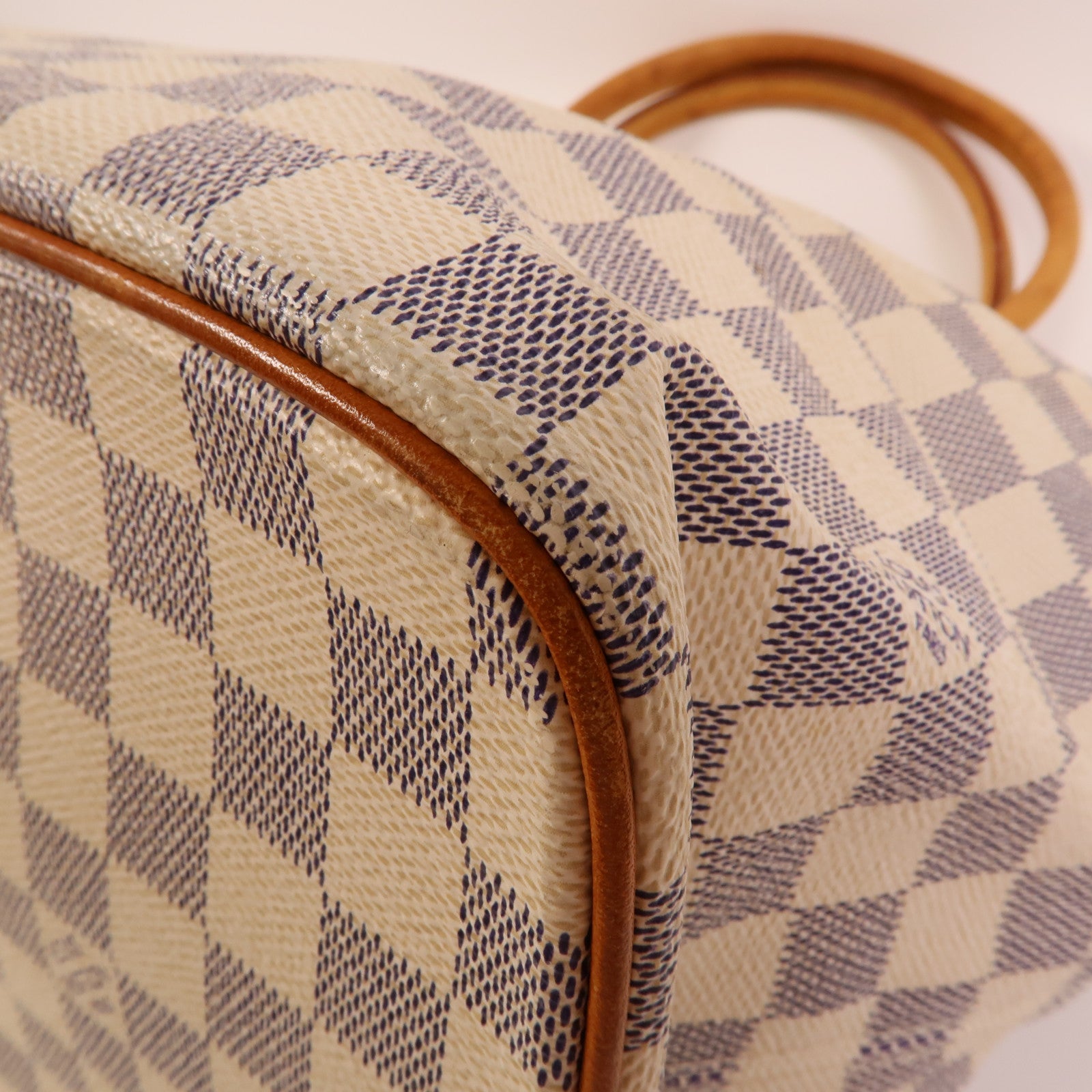 LOUIS VUITTON Damier Azur Saleya MM金扣肩背袋