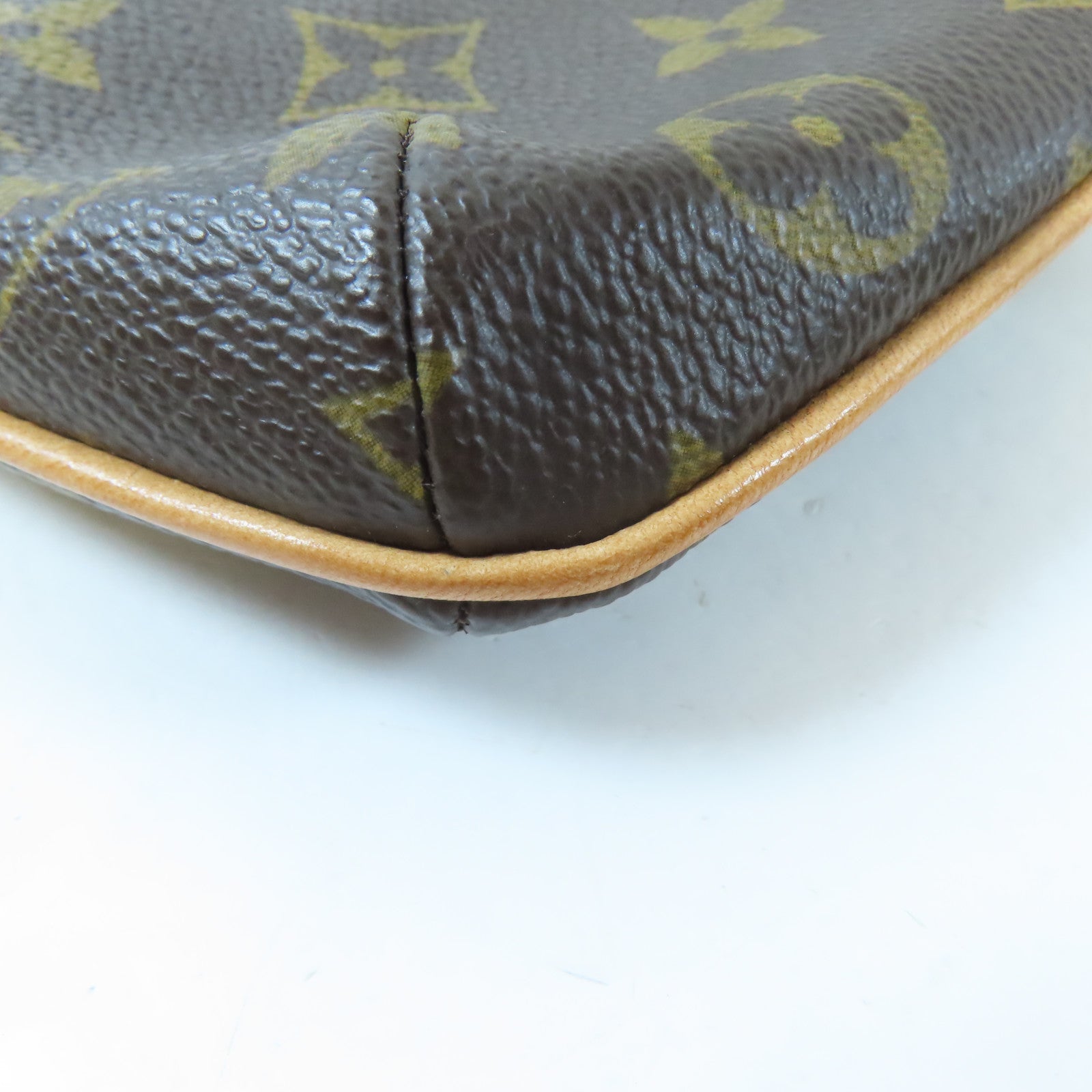 LOUIS VUITTON Monogram Partition金扣手拿包啡色