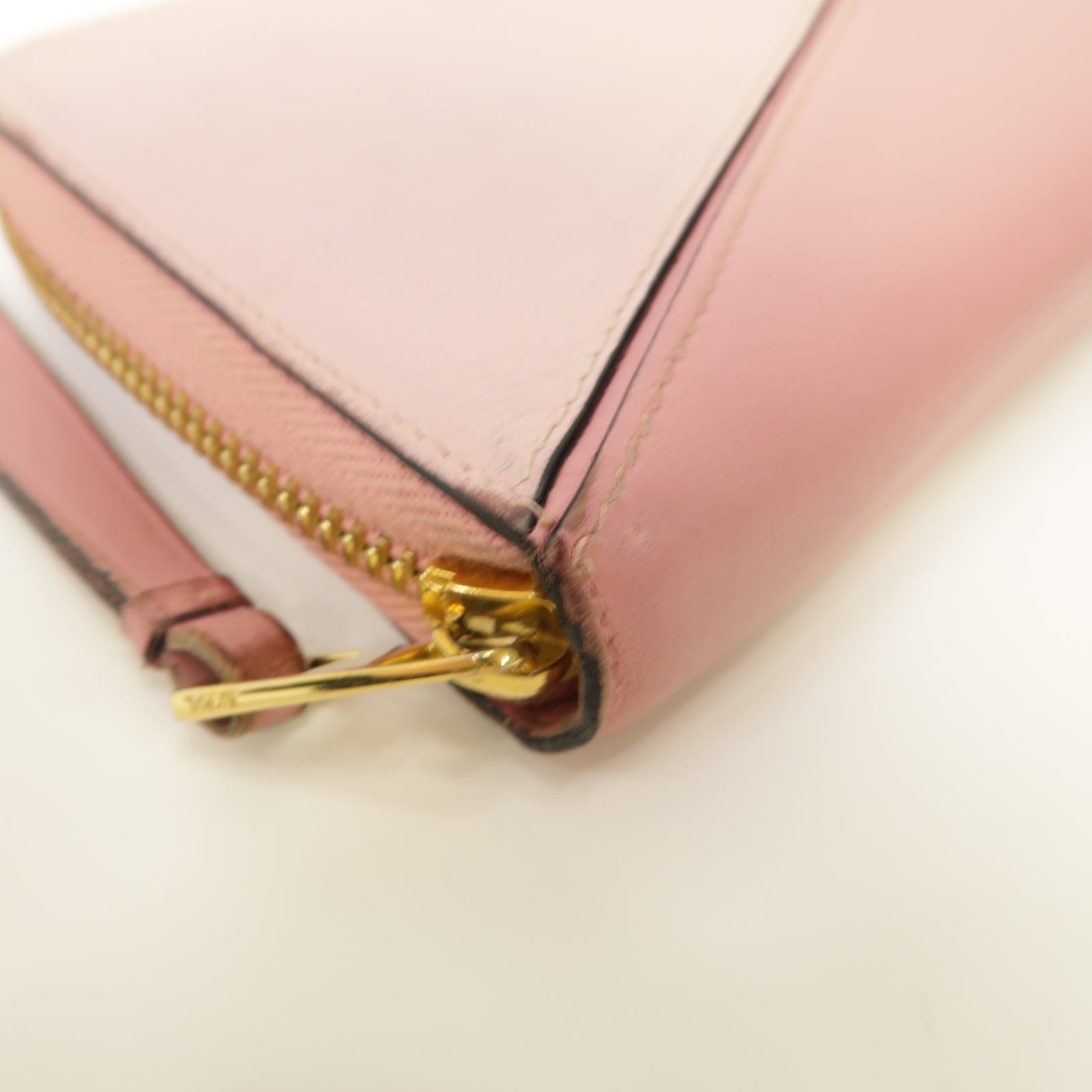 LOEWE 牛皮皮革Puzzle Zip Around Wallet金扣長錢包粉紅色