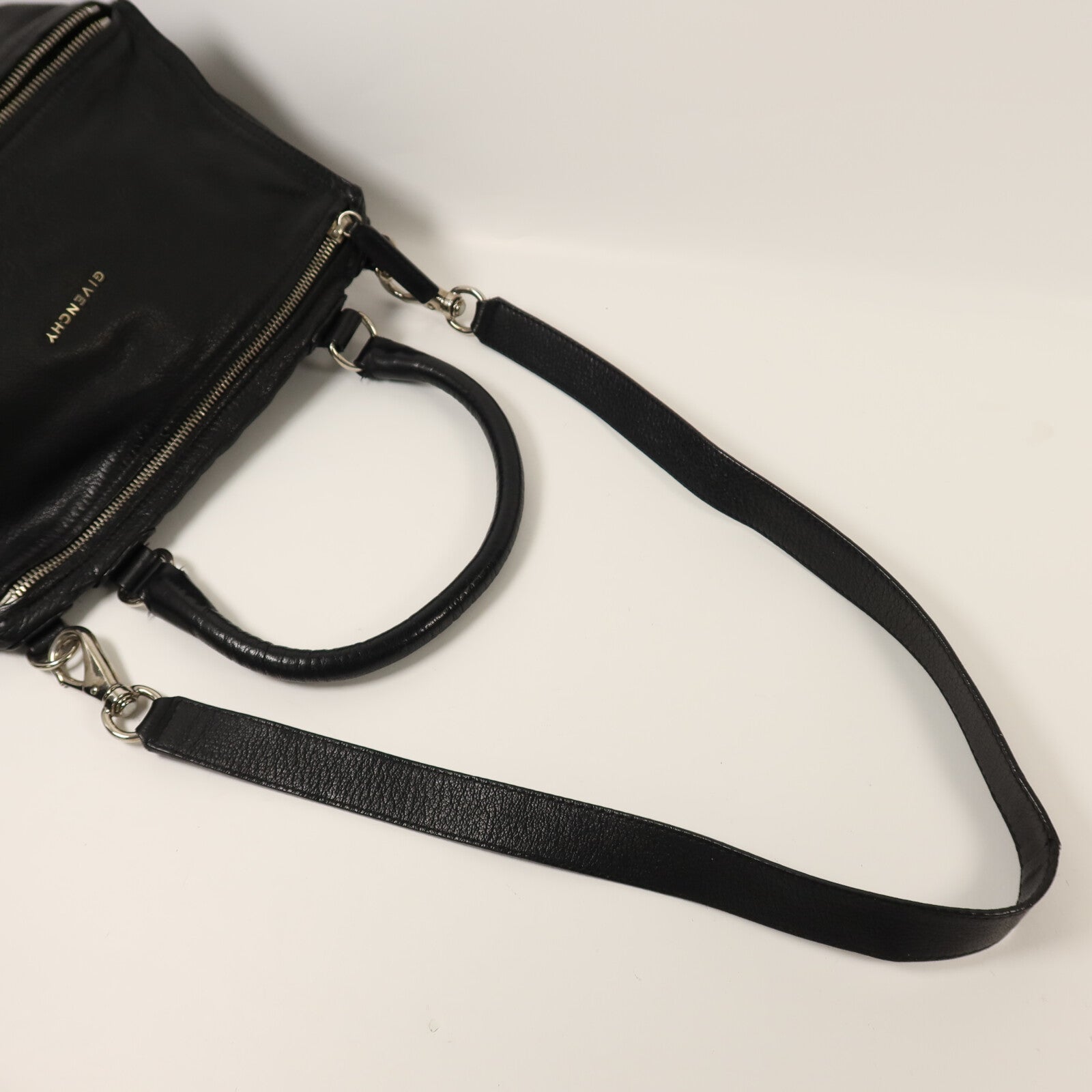 GIVENCHY 牛皮皮革Pandora銀扣手挽肩背兩用袋