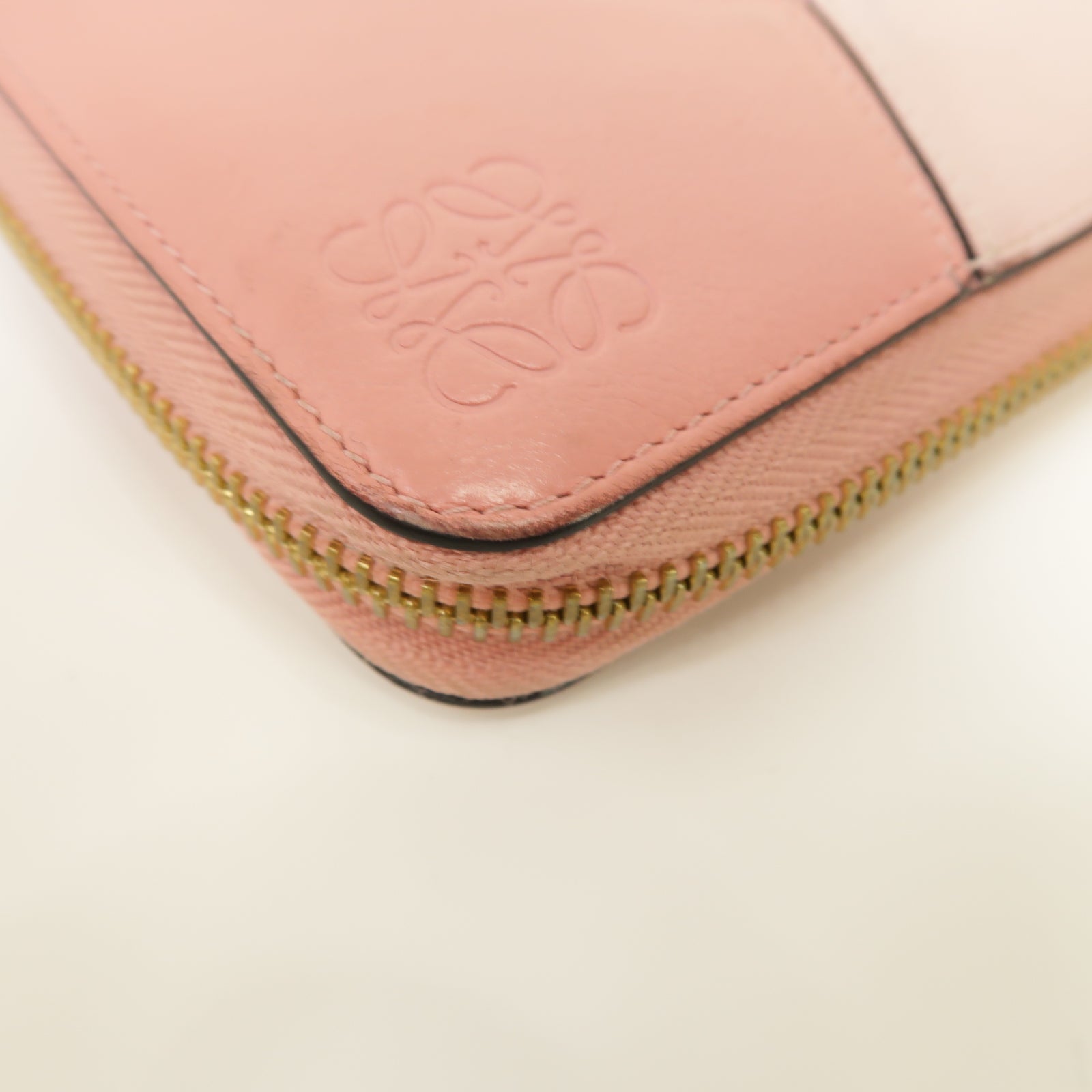 LOEWE 牛皮皮革Puzzle Zip Around Wallet金扣長錢包粉紅色