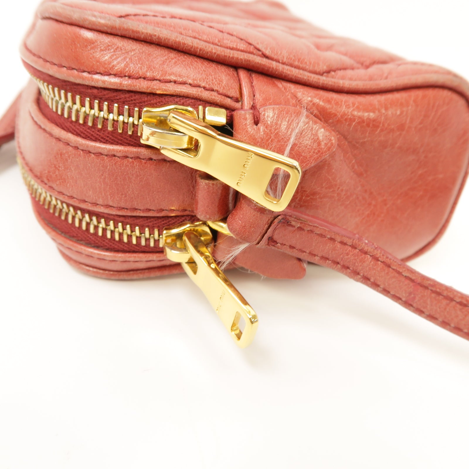 Miu Miu 【激減優惠】牛皮皮革Shoulder Bag金扣肩背袋紅色