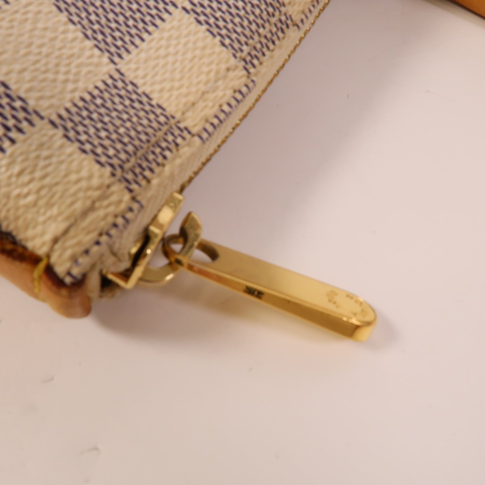 LOUIS VUITTON Damier Azur Saleya MM金扣肩背袋