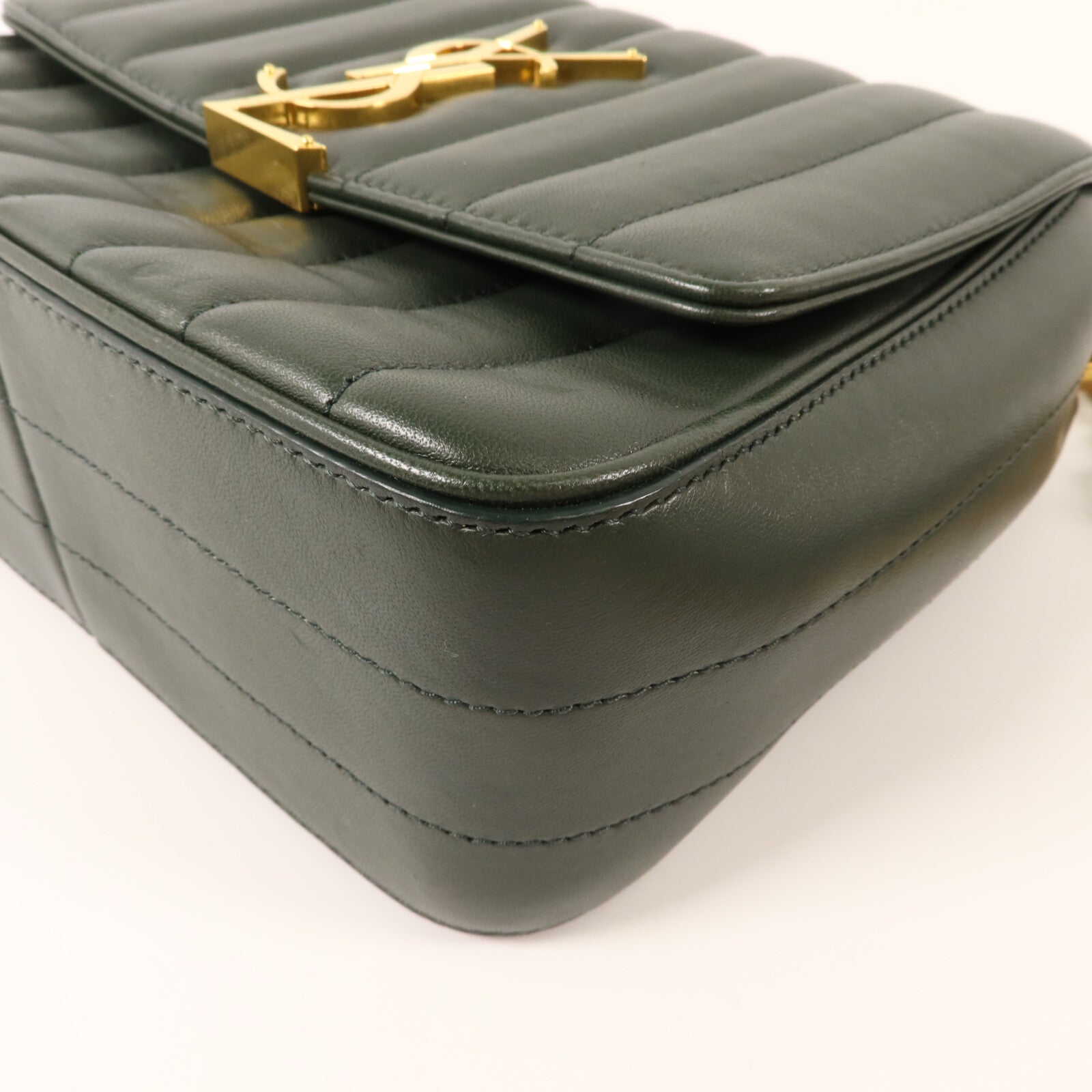 SAINT LAURENT 羊皮皮革Vicky Medium鏈帶肩背袋