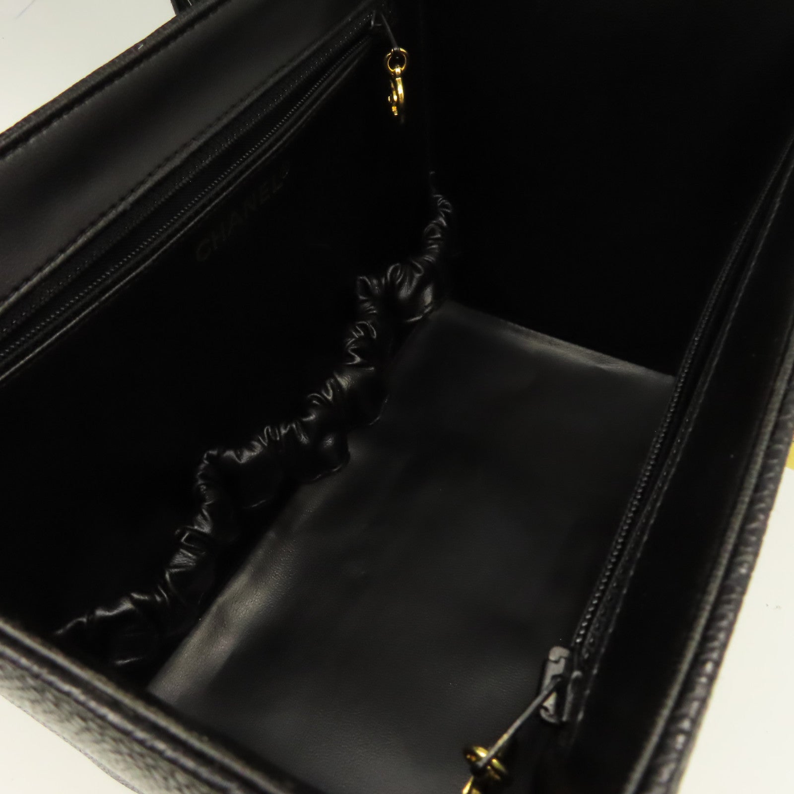 CHANEL 【清倉大減價】Caviar皮革Vintage Vanity Case 2Way Shoulder Make Bag金扣鏈帶手挽肩背兩用化妝袋黑色