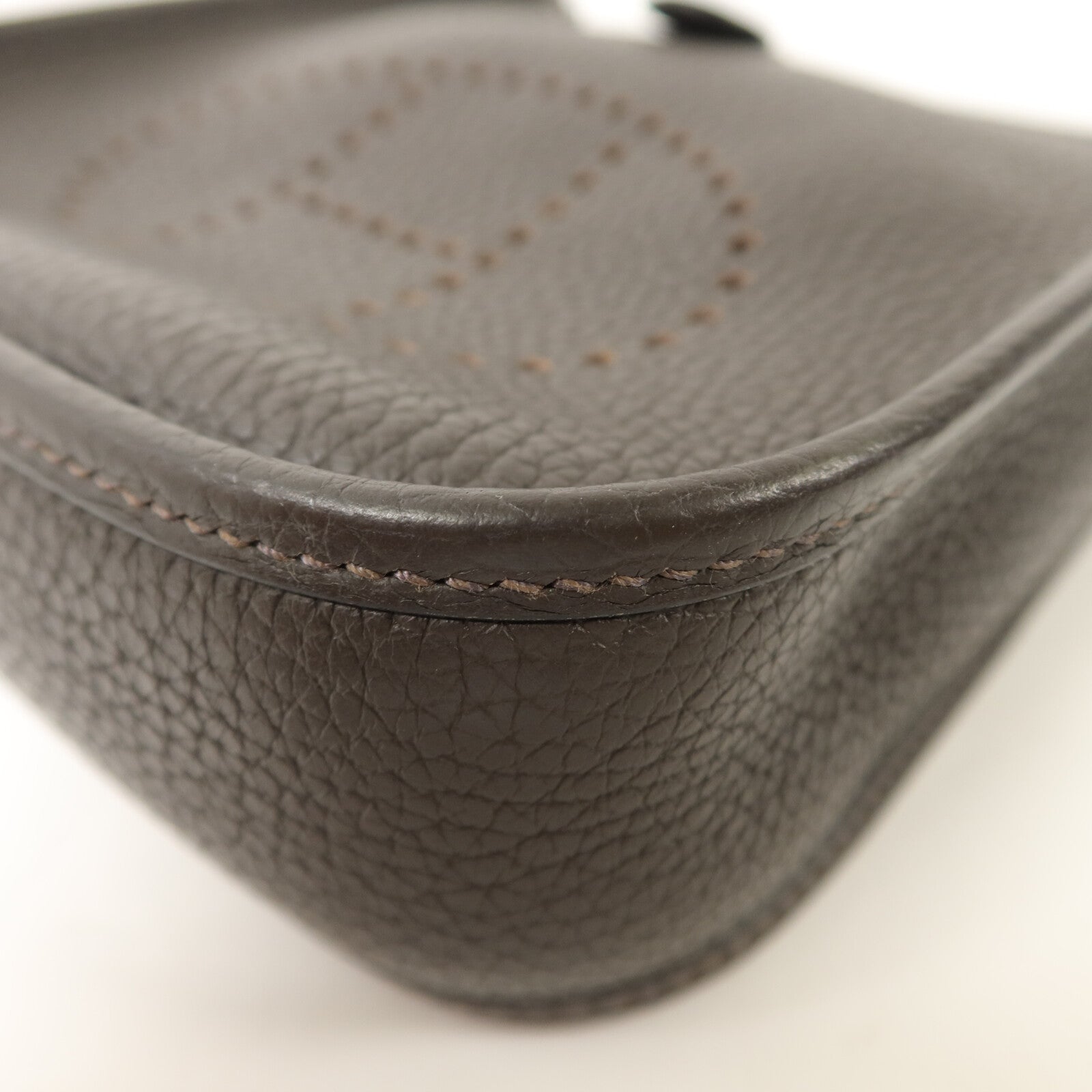 HERMES Clemence皮革Evelyne TPM肩背袋Chocolat