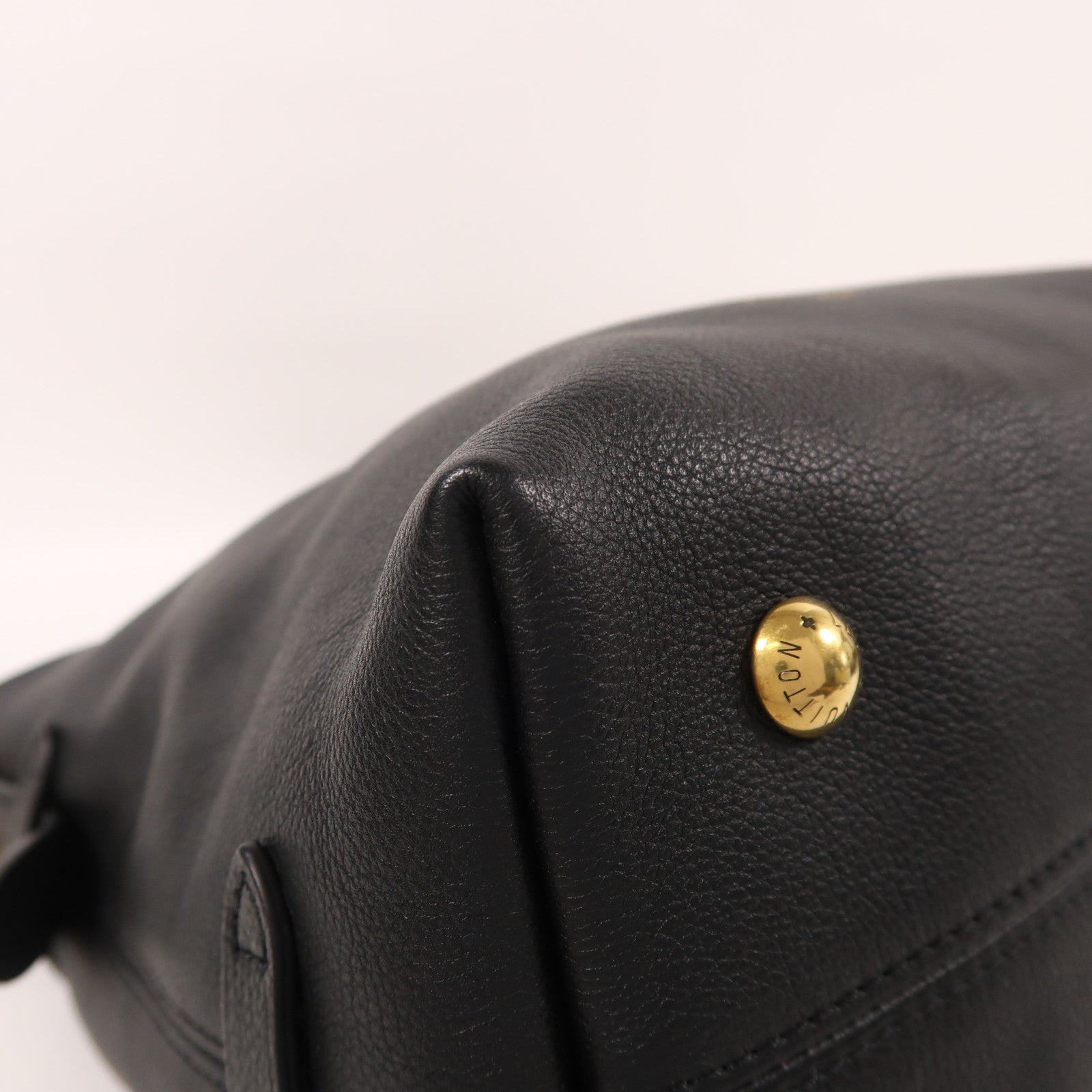 LOUIS VUITTON 牛皮皮革Low Key Hobo PM金扣肩背袋