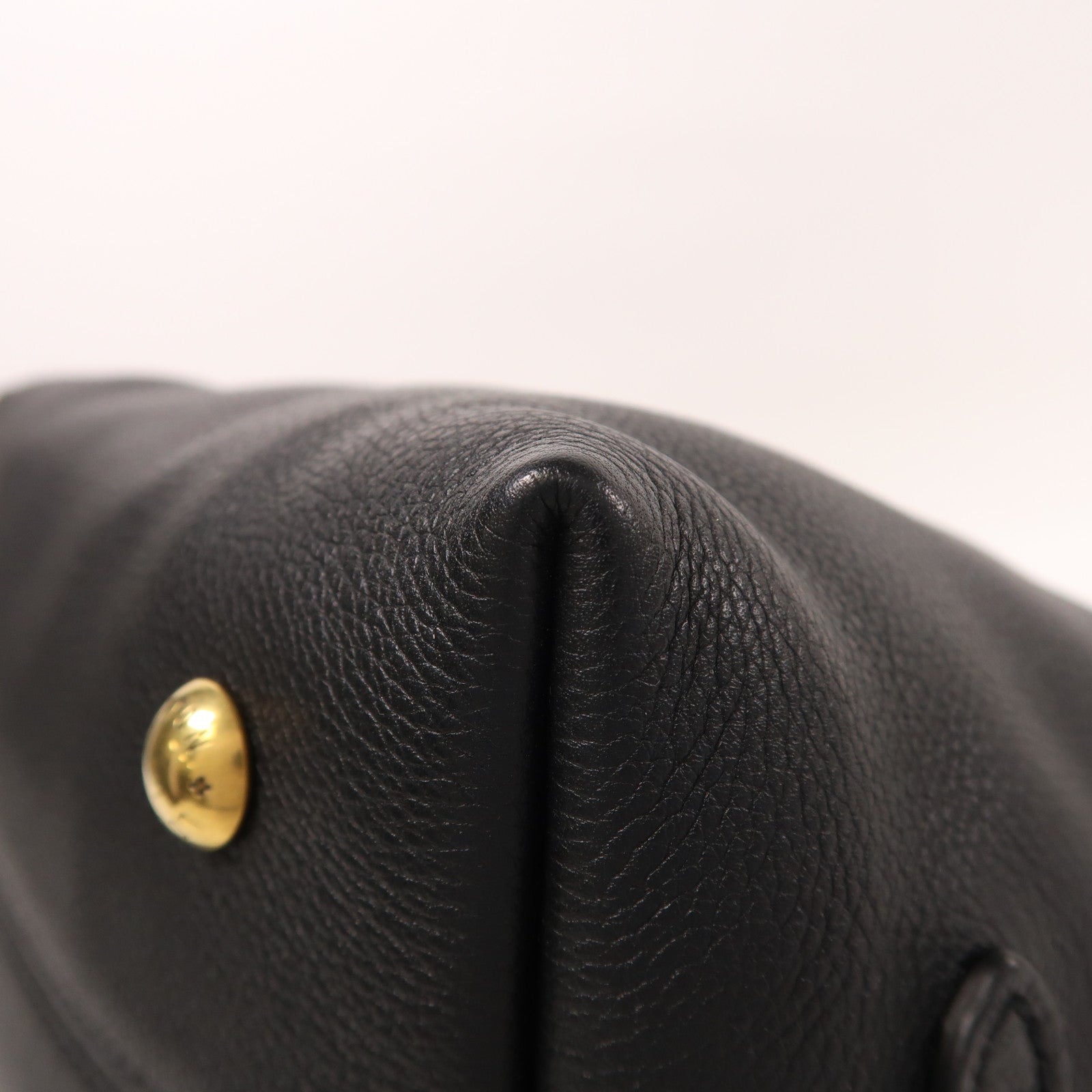 LOUIS VUITTON 牛皮皮革Low Key Hobo PM金扣肩背袋