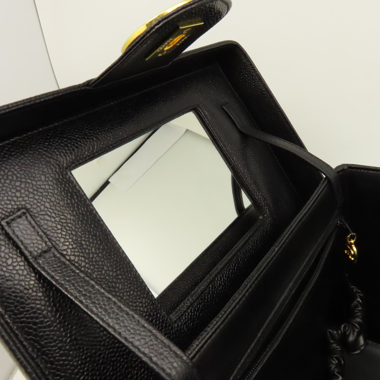 CHANEL 【清倉大減價】Caviar皮革Vintage Vanity Case 2Way Shoulder Make Bag金扣鏈帶手挽肩背兩用化妝袋黑色