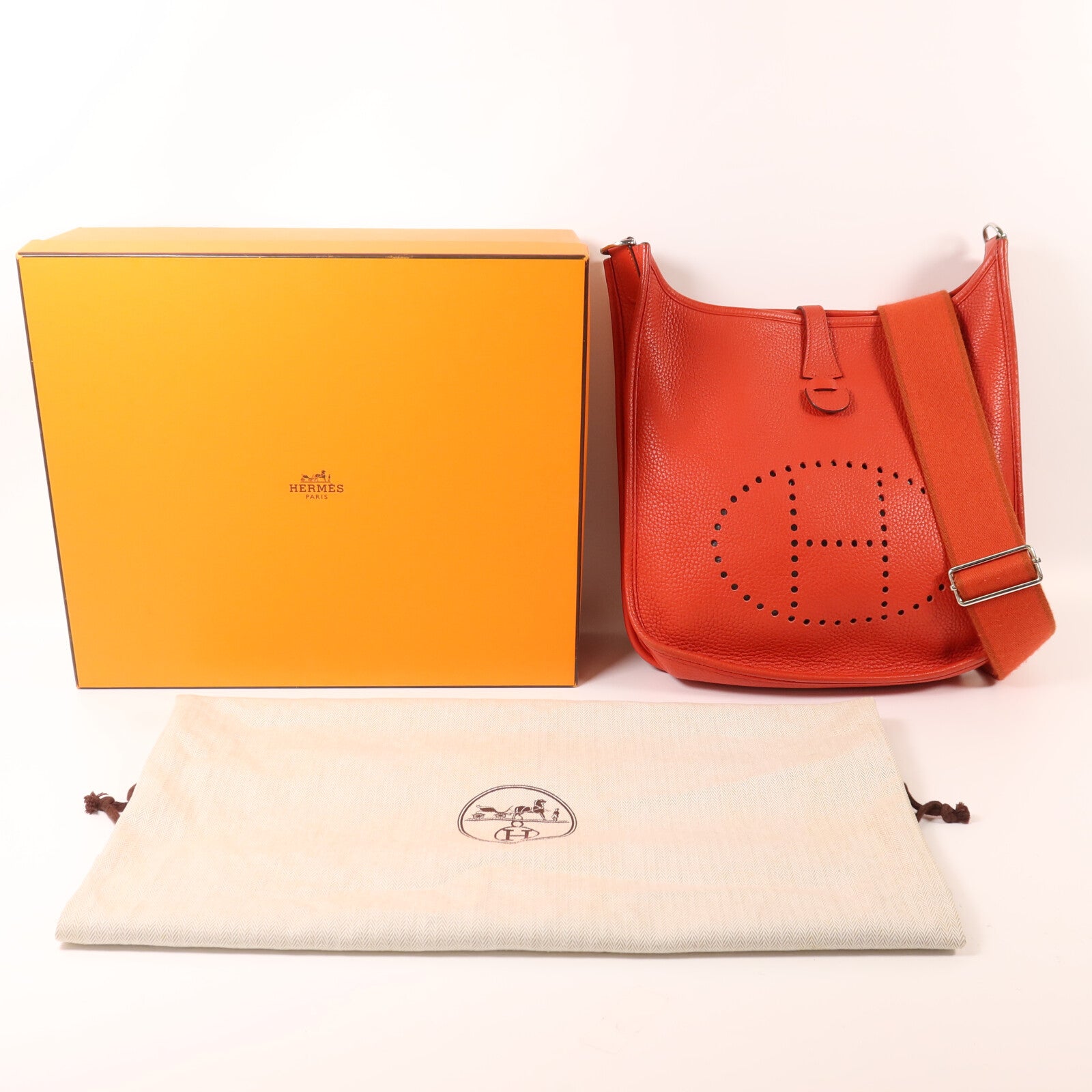 HERMES Clemence皮革Evelyne PM肩背袋Rouge Tomate