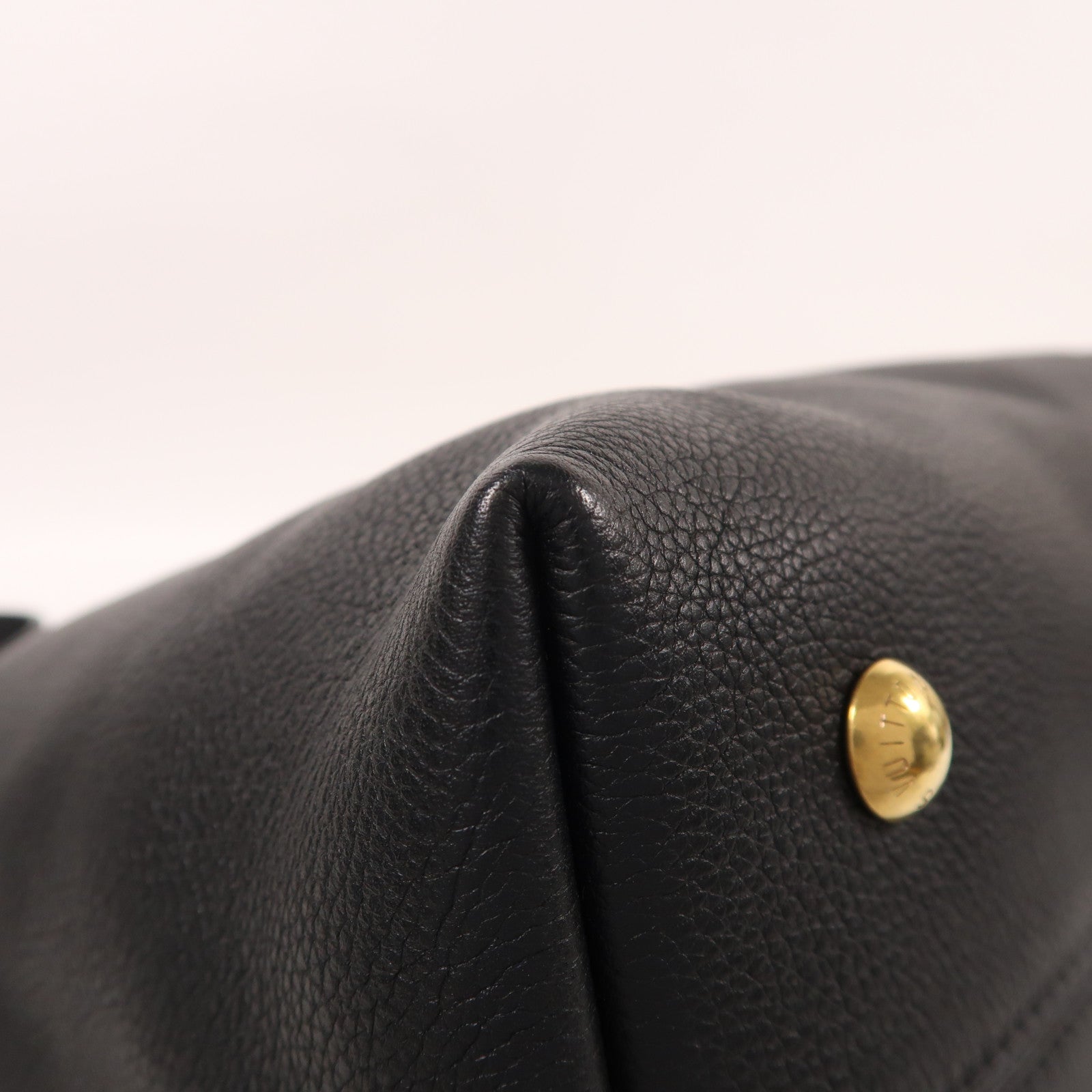 LOUIS VUITTON 牛皮皮革Low Key Hobo PM金扣肩背袋