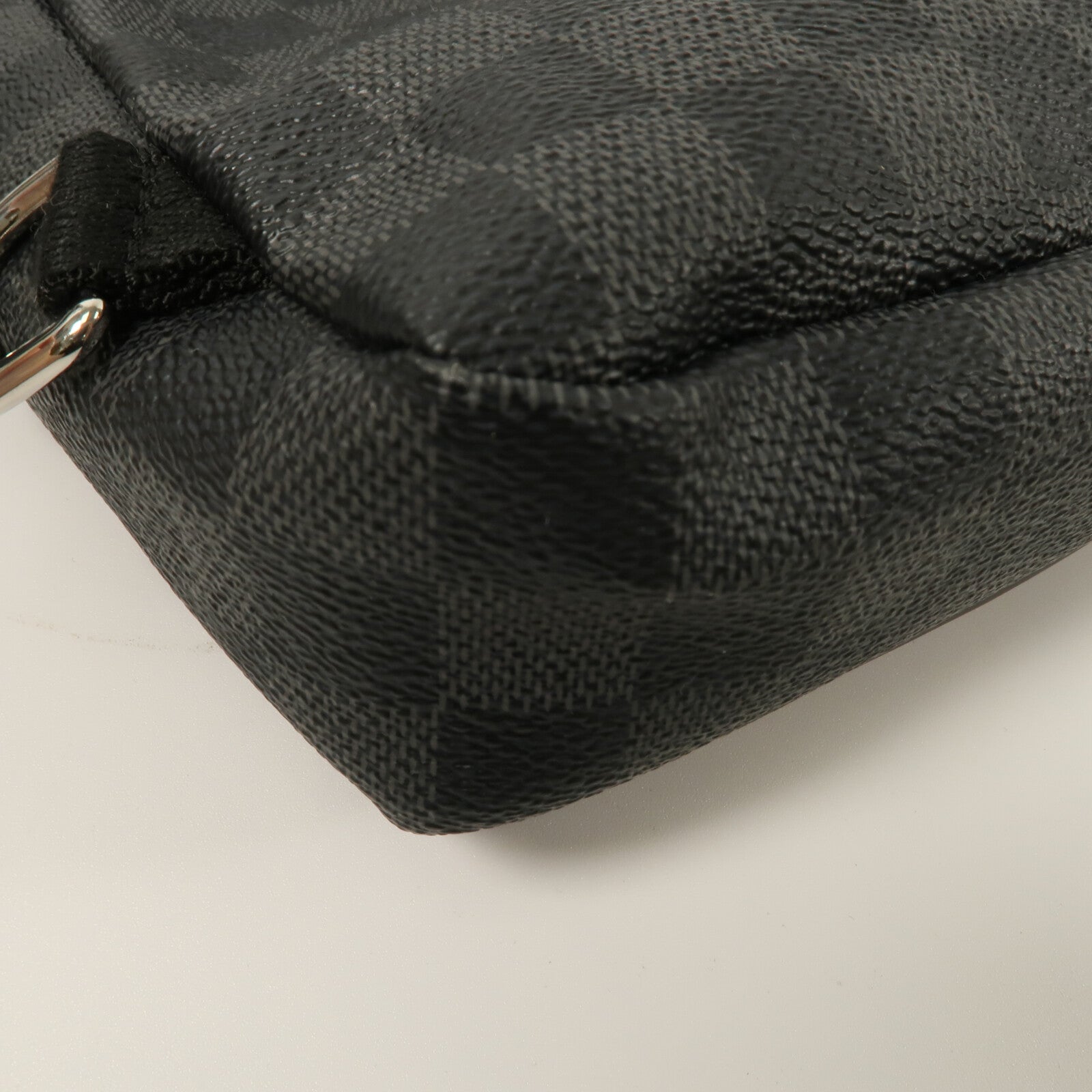 LOUIS VUITTON Damier Graphite Avenue Sling Bag肩背袋