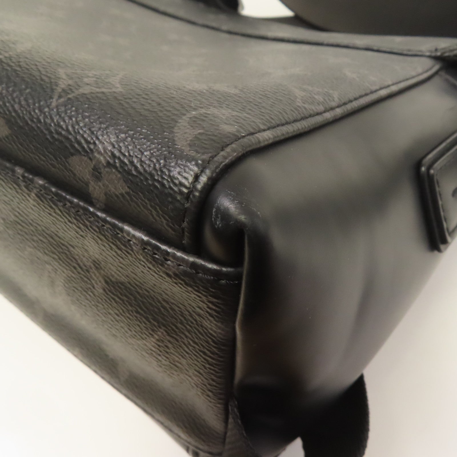LOUIS VUITTON Monogram Eclipse Messenger PM Voyager銀扣肩背袋黑色