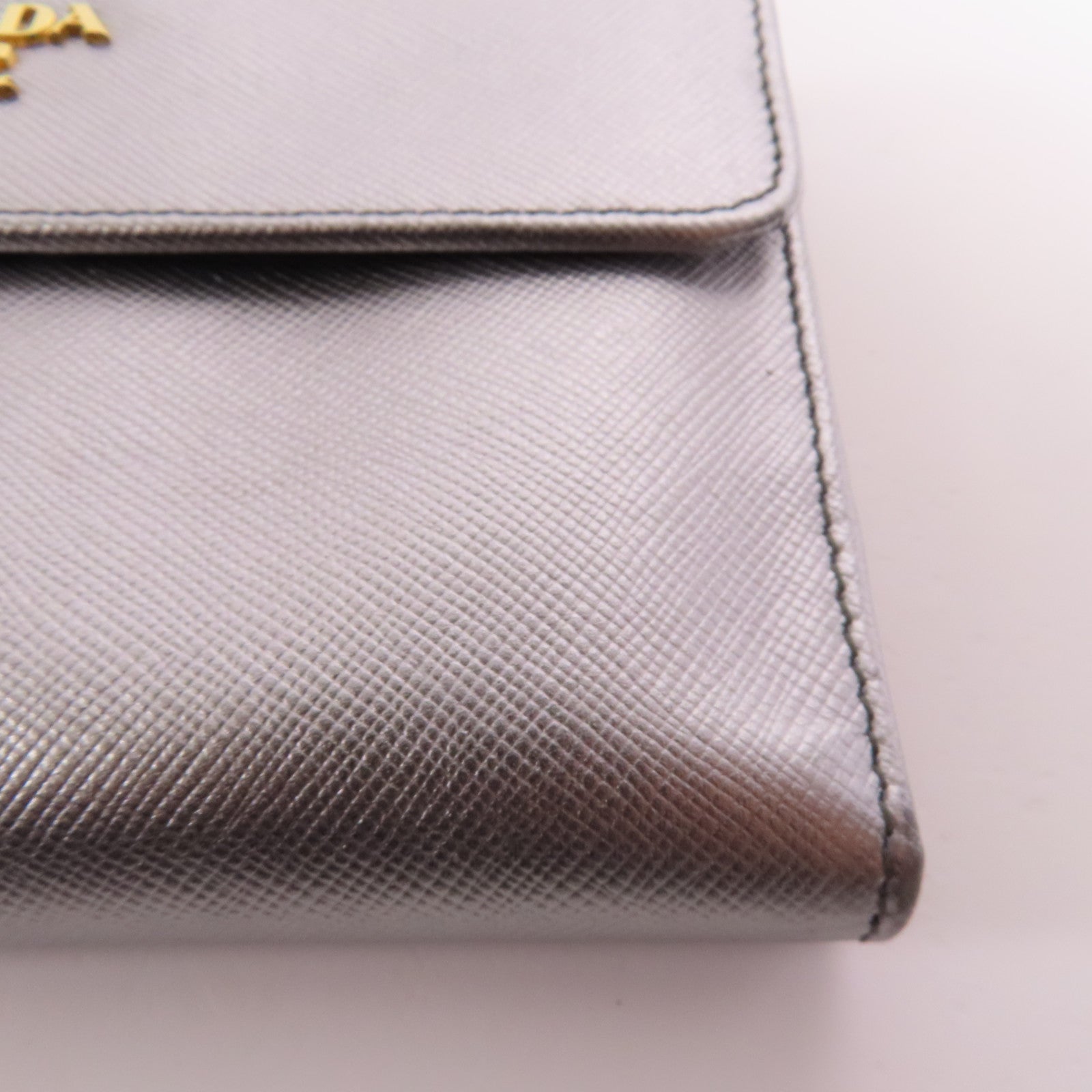 PRADA Saffiano皮革Wallet金扣錢包