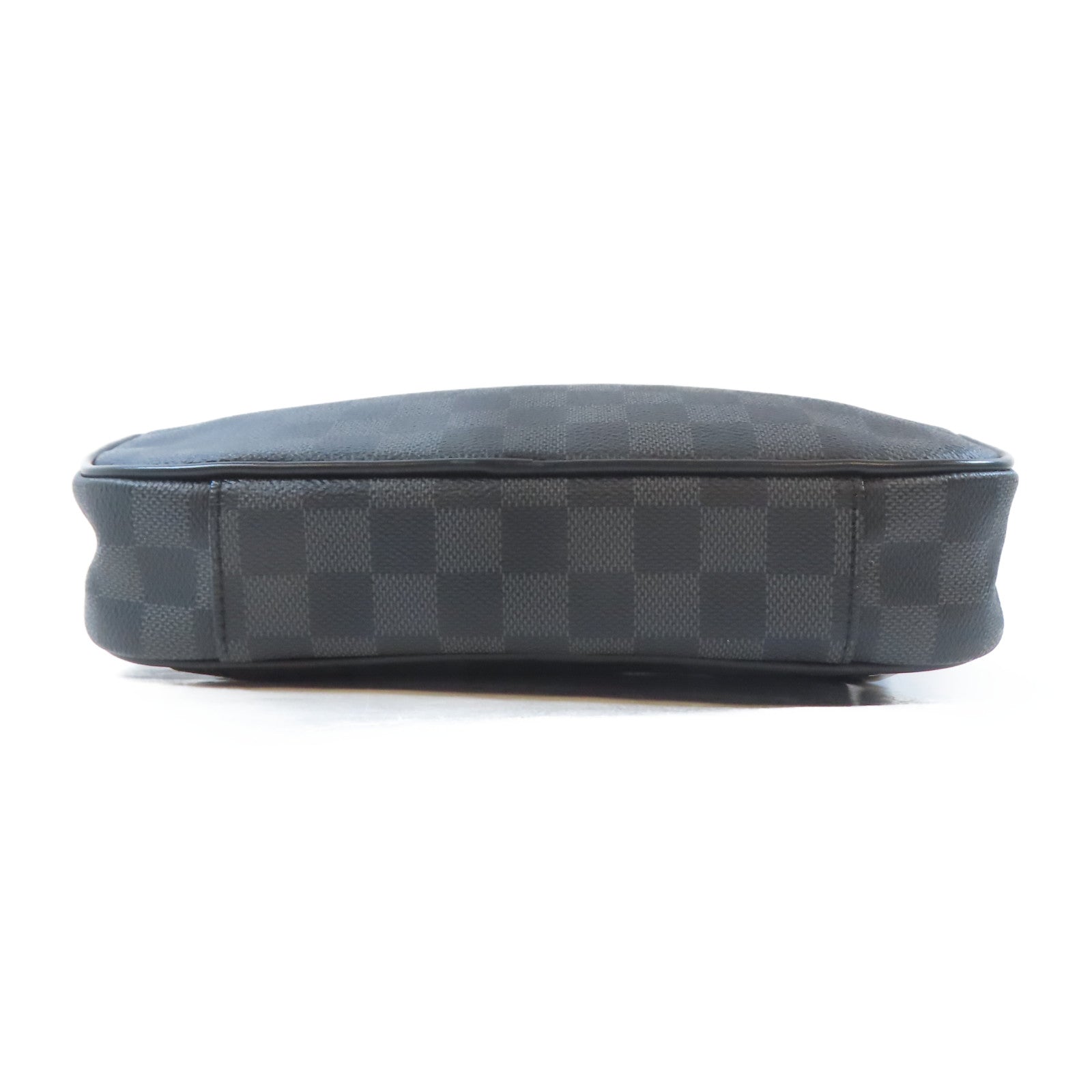 LOUIS VUITTON Damier Graphite Ambler Waist Bag銀扣腰包黑色