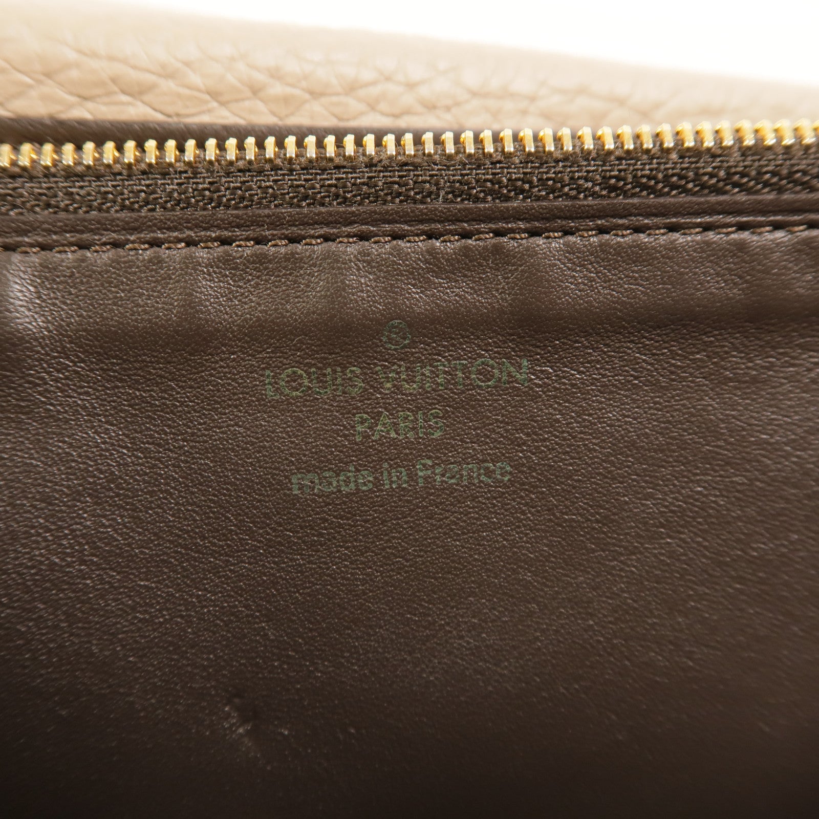 LOUIS VUITTON 牛皮皮革Capucines長錢包