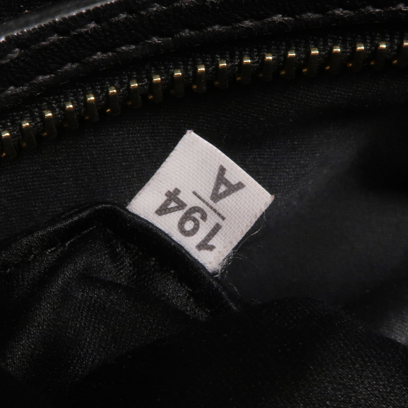 Miu Miu 羊皮皮革2 Way Shoulder金扣手挽肩背兩用袋