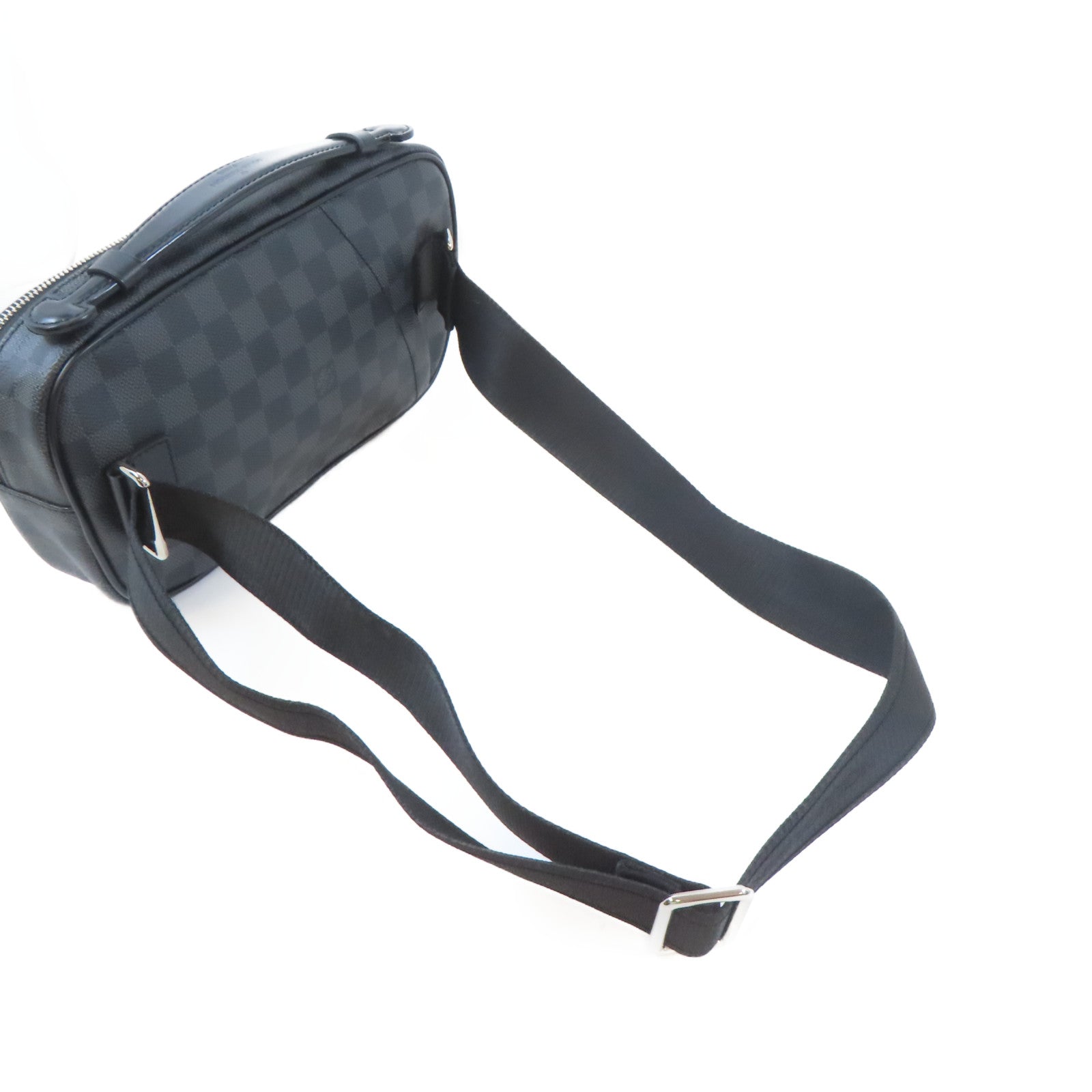 LOUIS VUITTON Damier Graphite Ambler Waist Bag銀扣腰包黑色